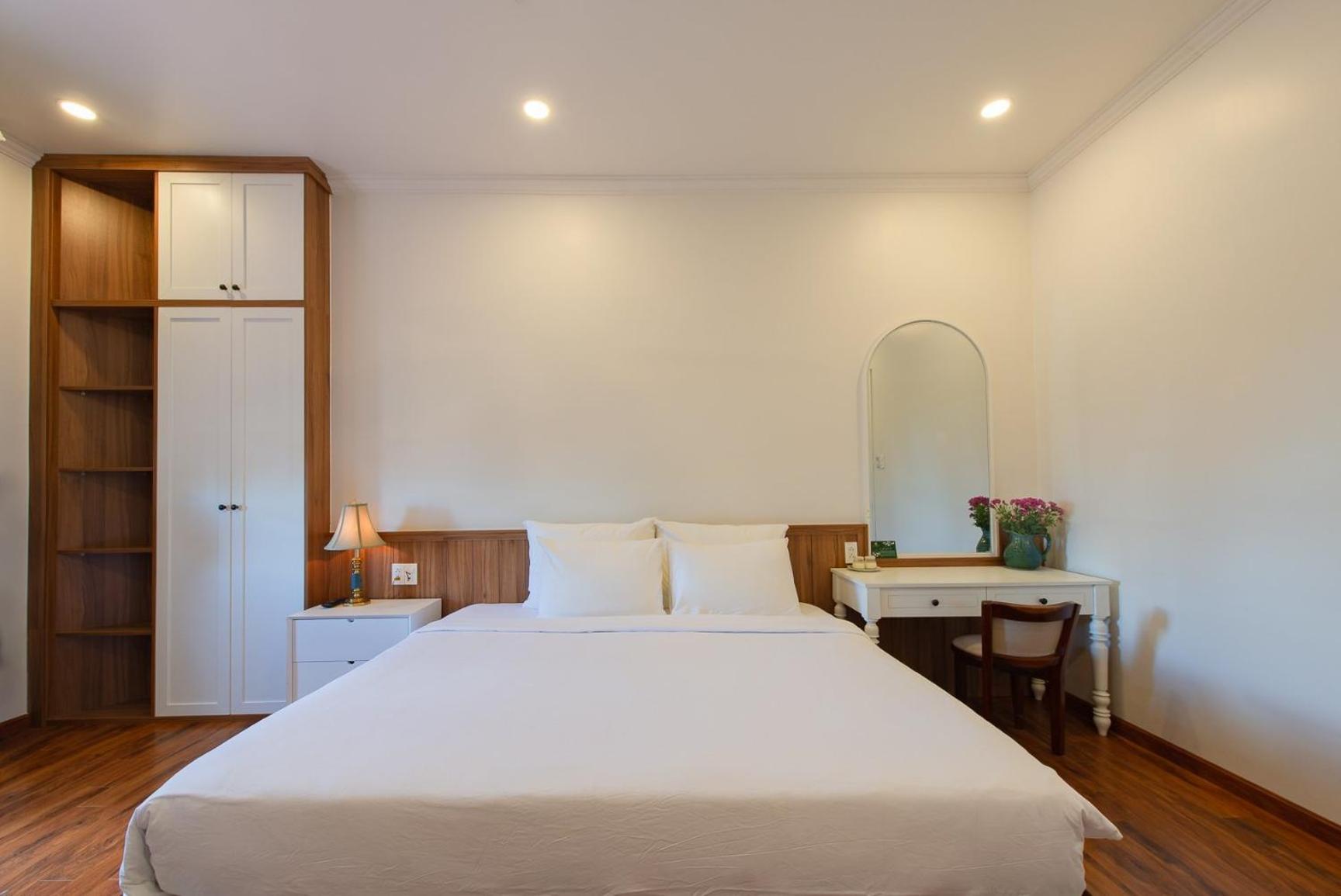 Deluxe Double Room - Photo 9