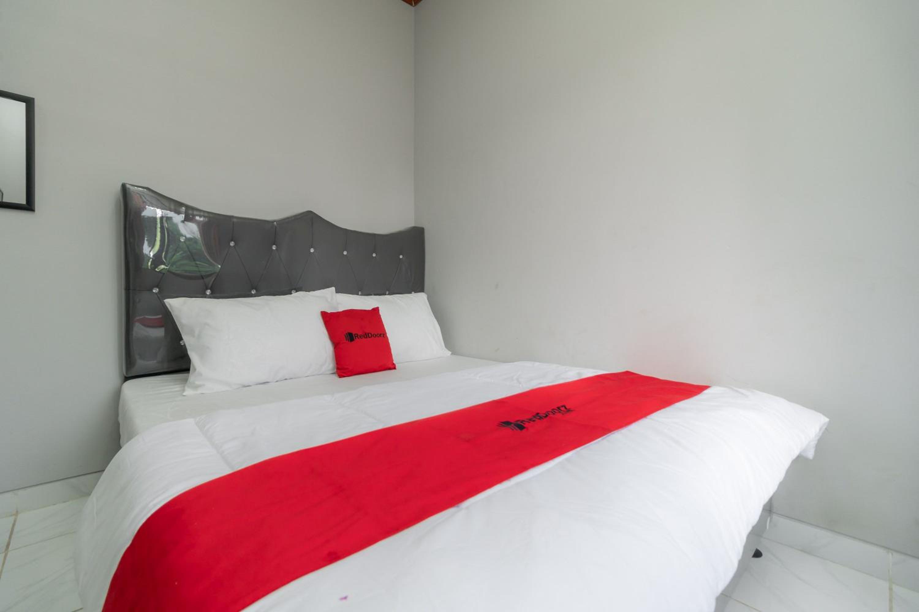 Economy Double Room photo 3