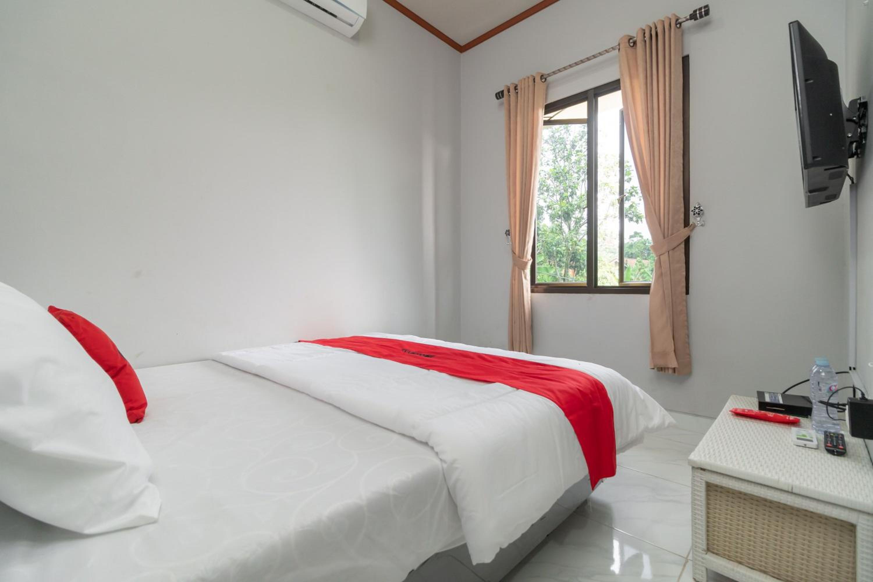 Economy Double Room photo 2