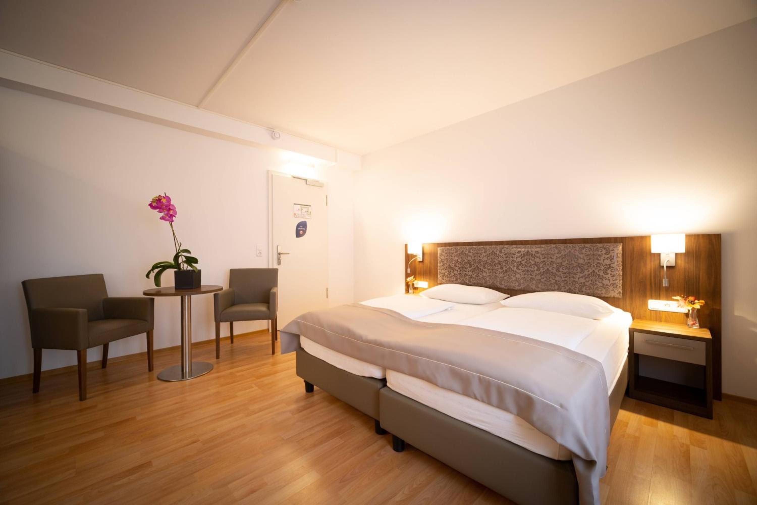 Doppelzimmer mit Klimaanlage photo 2
