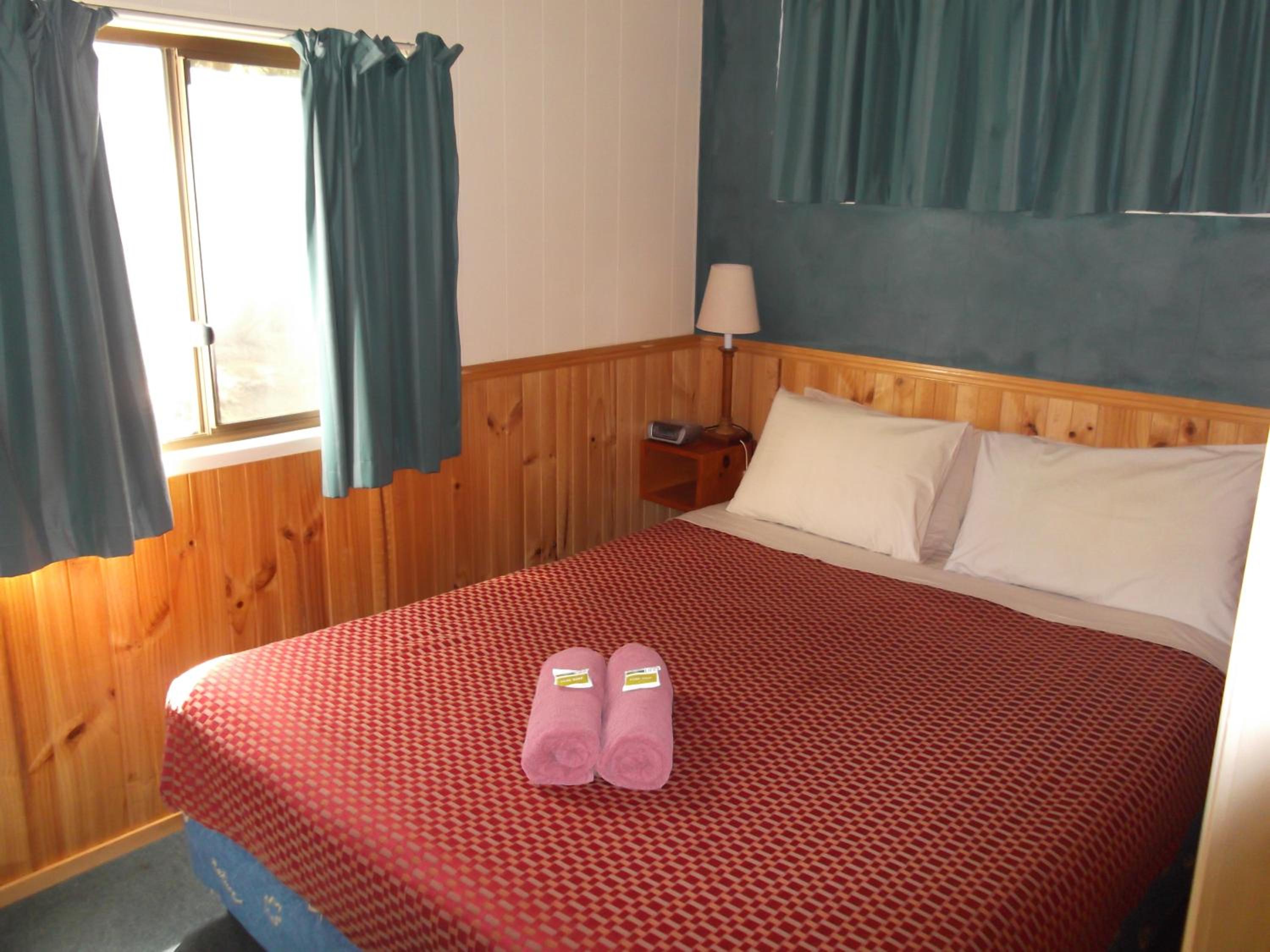 One-Bedroom Cabin with Spa Bath photo 1
