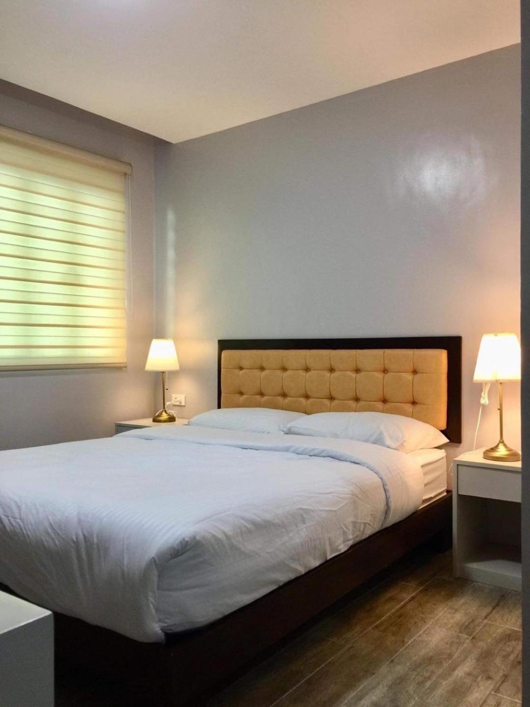 Deluxe Queen Room - Photo 10