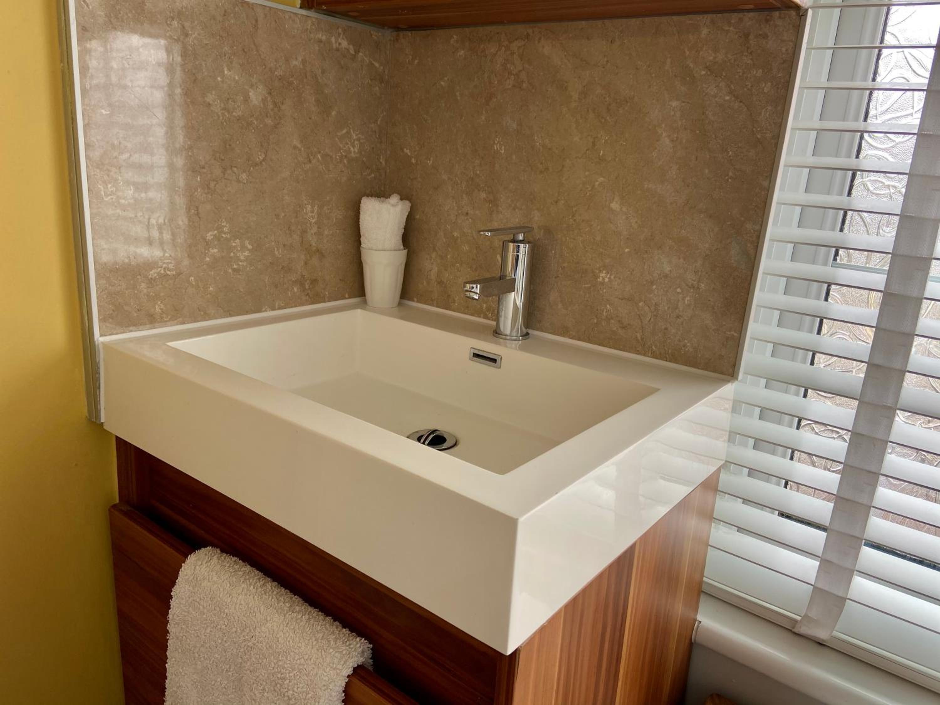Budget Single Room photo 3