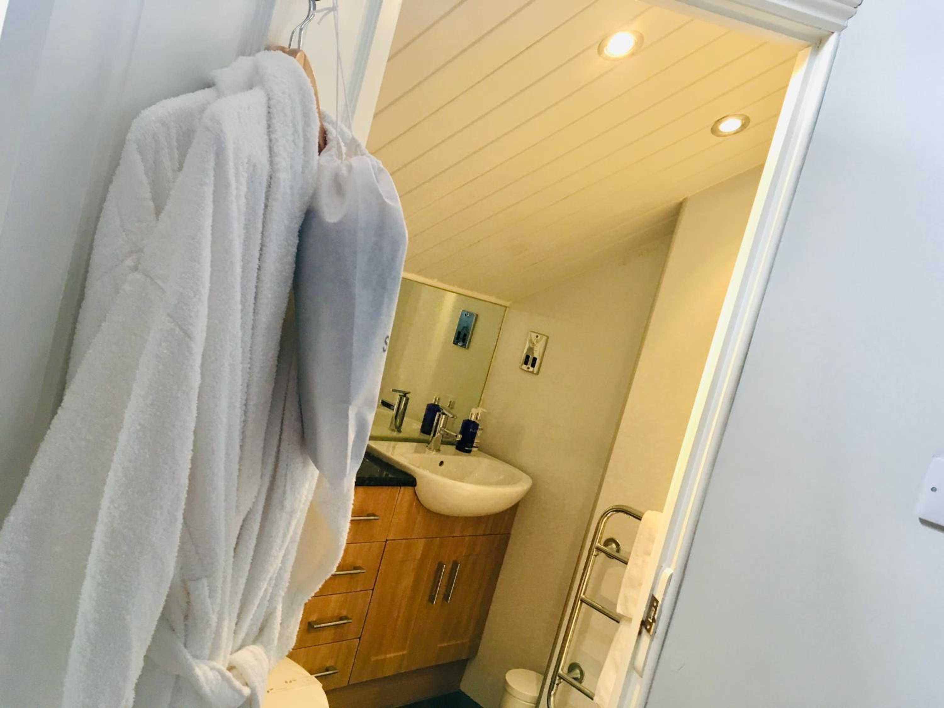 Superior Triple Room photo 3