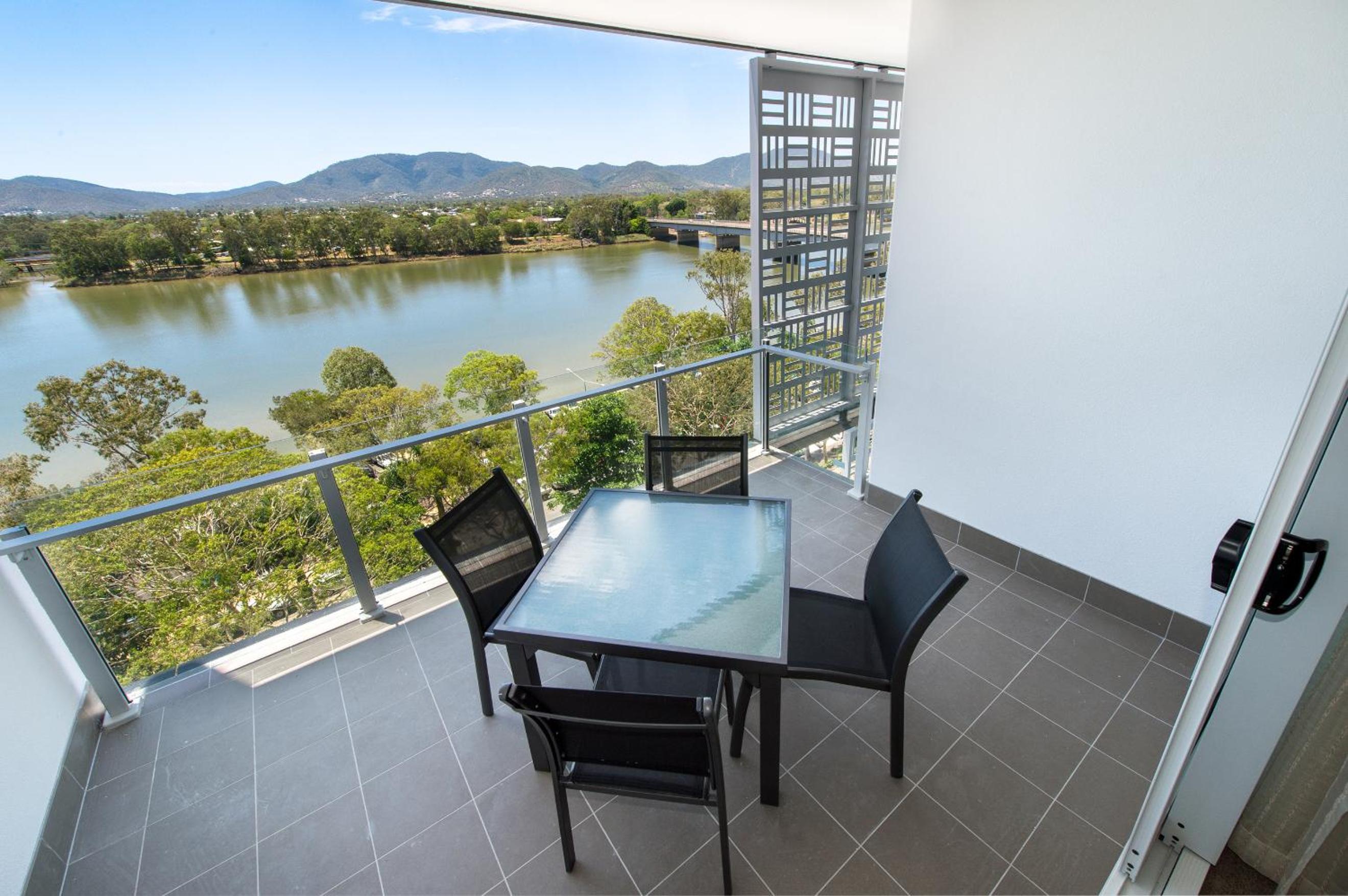 Deluxe One-Bedroom Apartment with River View