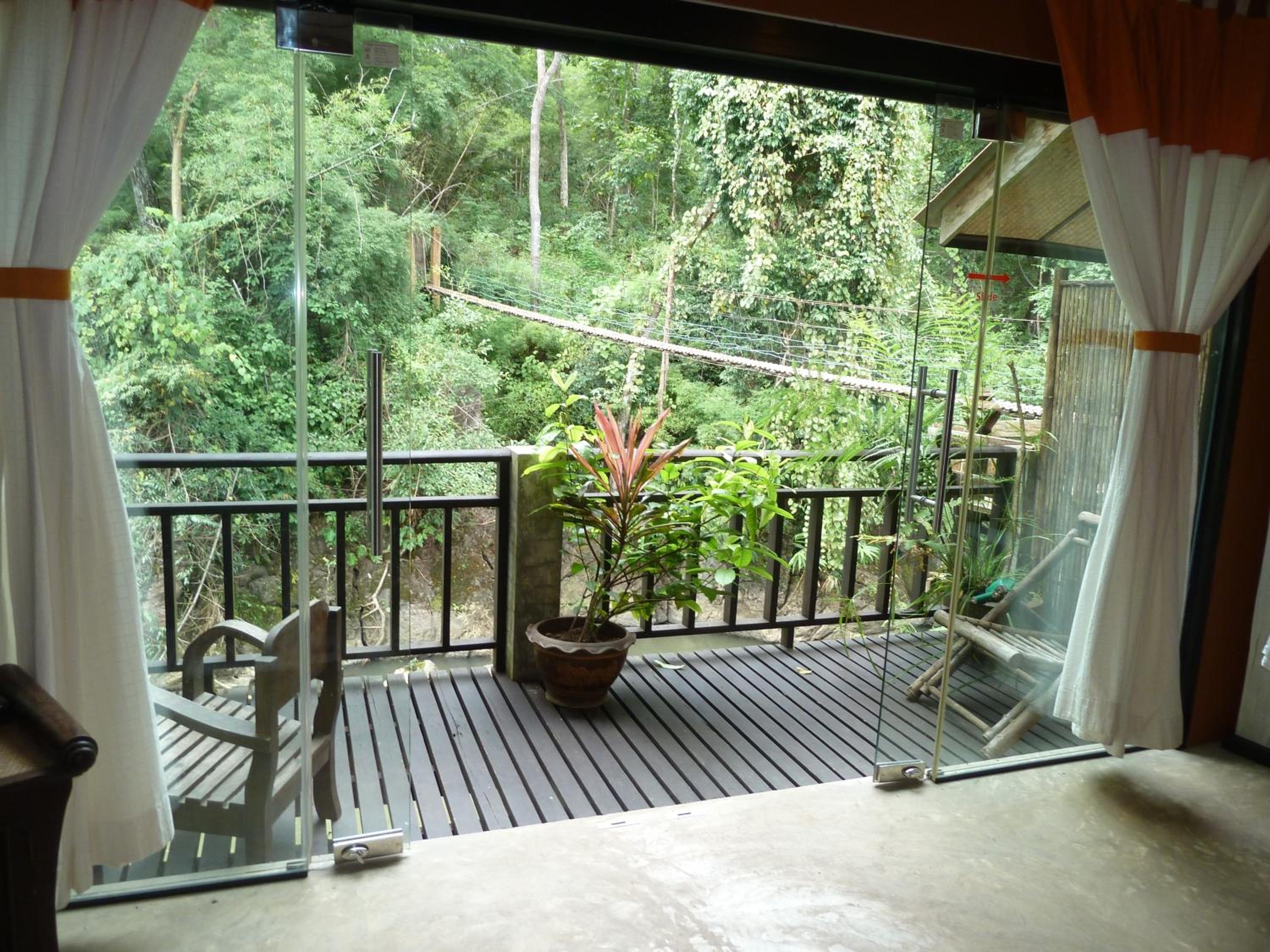 Deluxe Bungalow photo 2