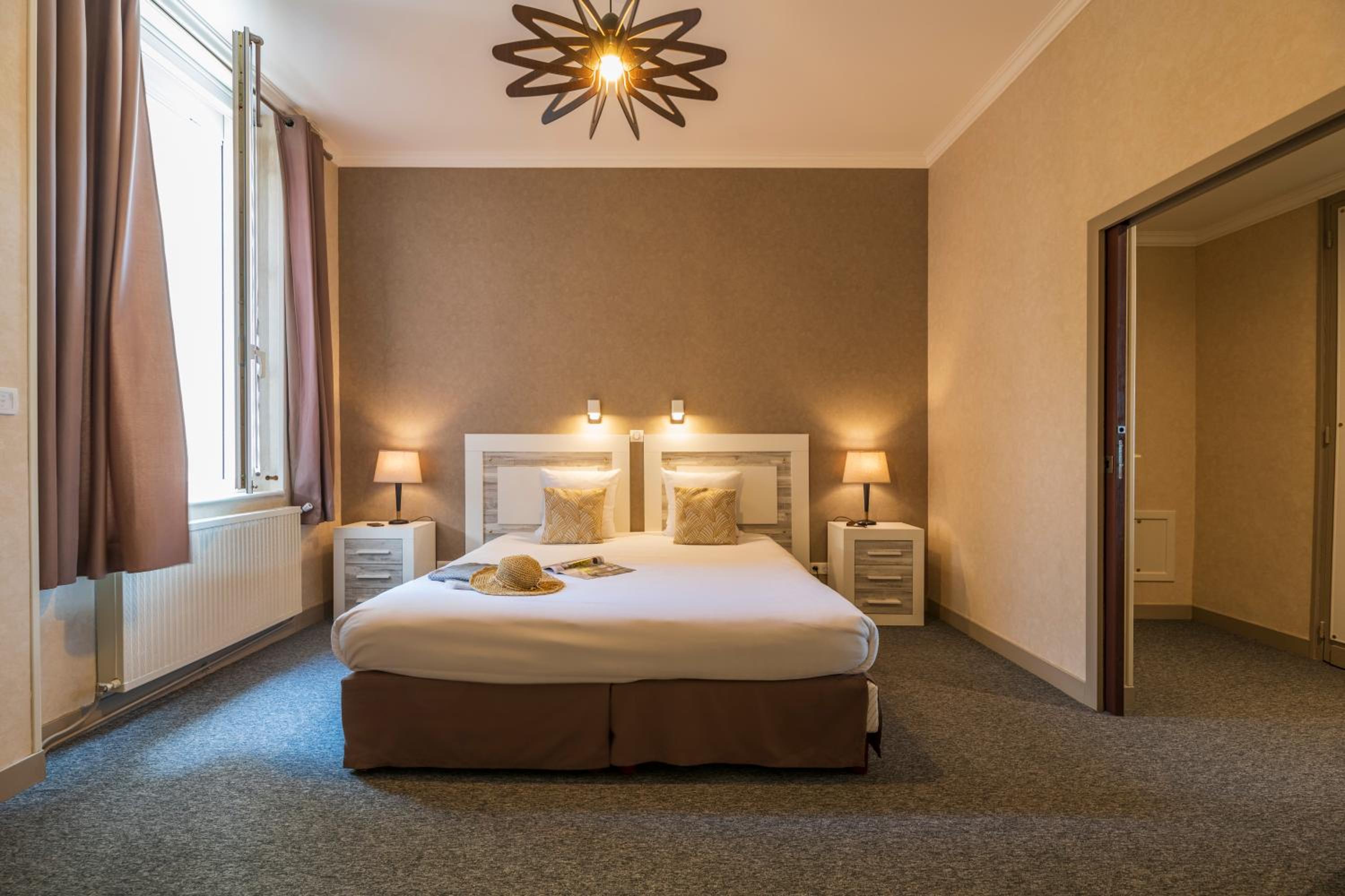 Double or Twin Room with City View