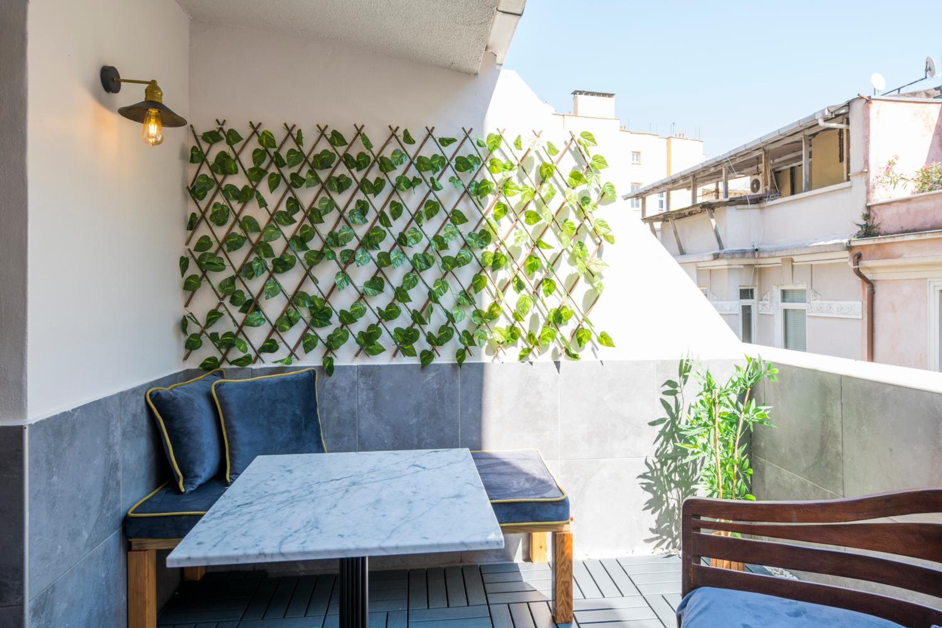 King Suite with Balcony photo 2