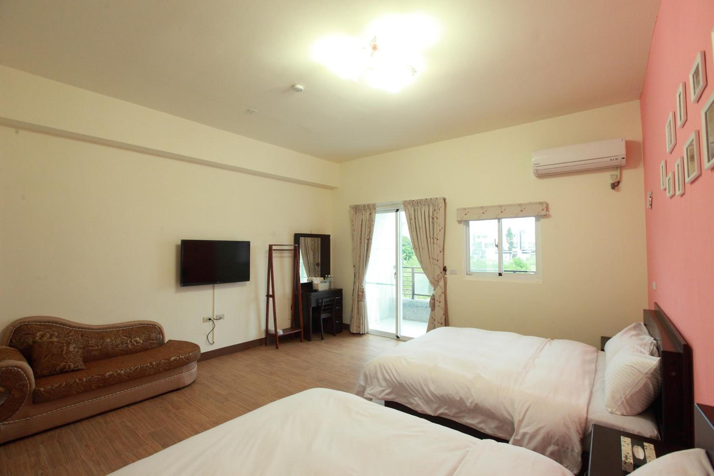 Superior Quadruple Room photo 2