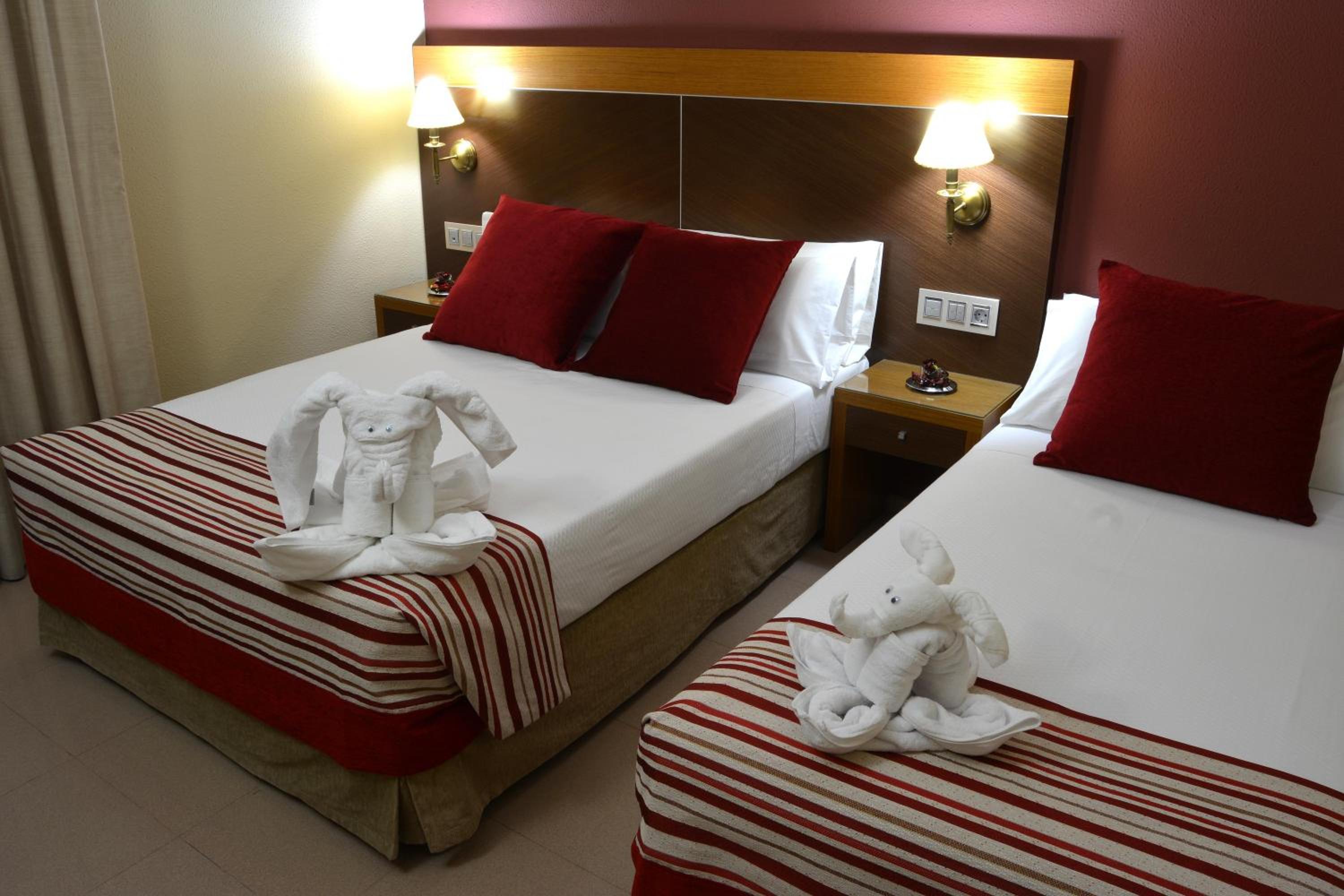 Double Room with Extra Bed photo 3