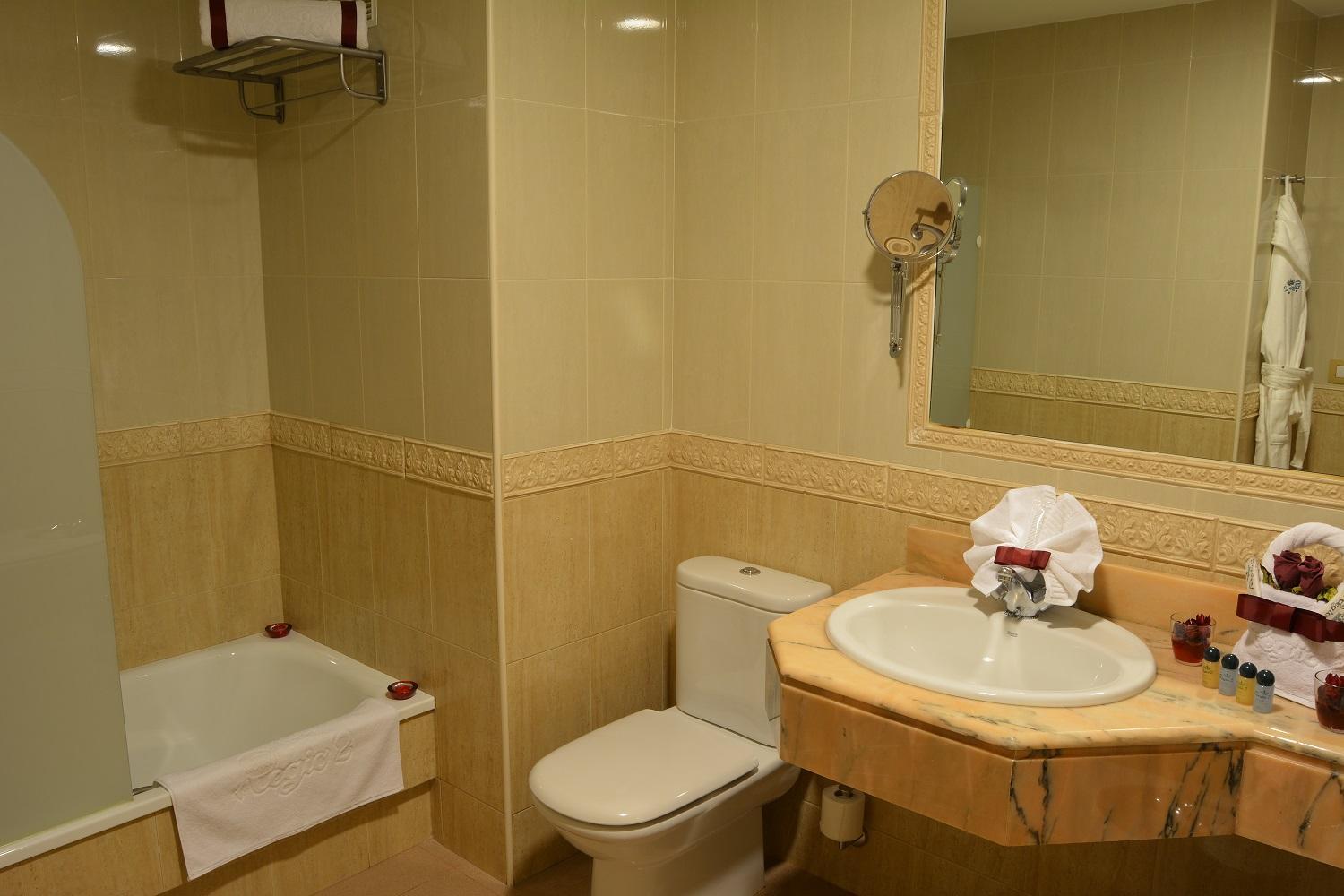 Deluxe King Room photo 2