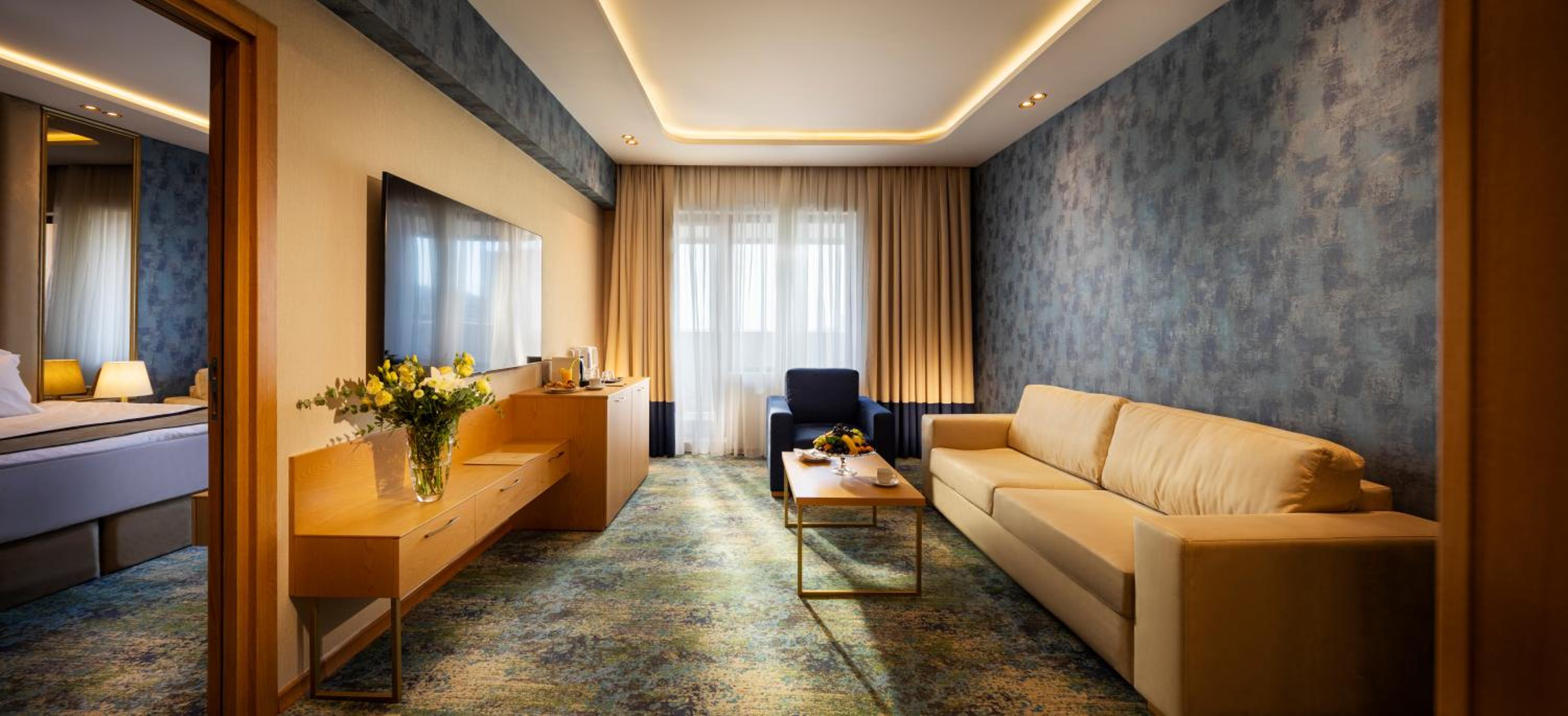 Deluxe One-Bedroom Apartment with Sea View - Free Beach Access - Photo 3