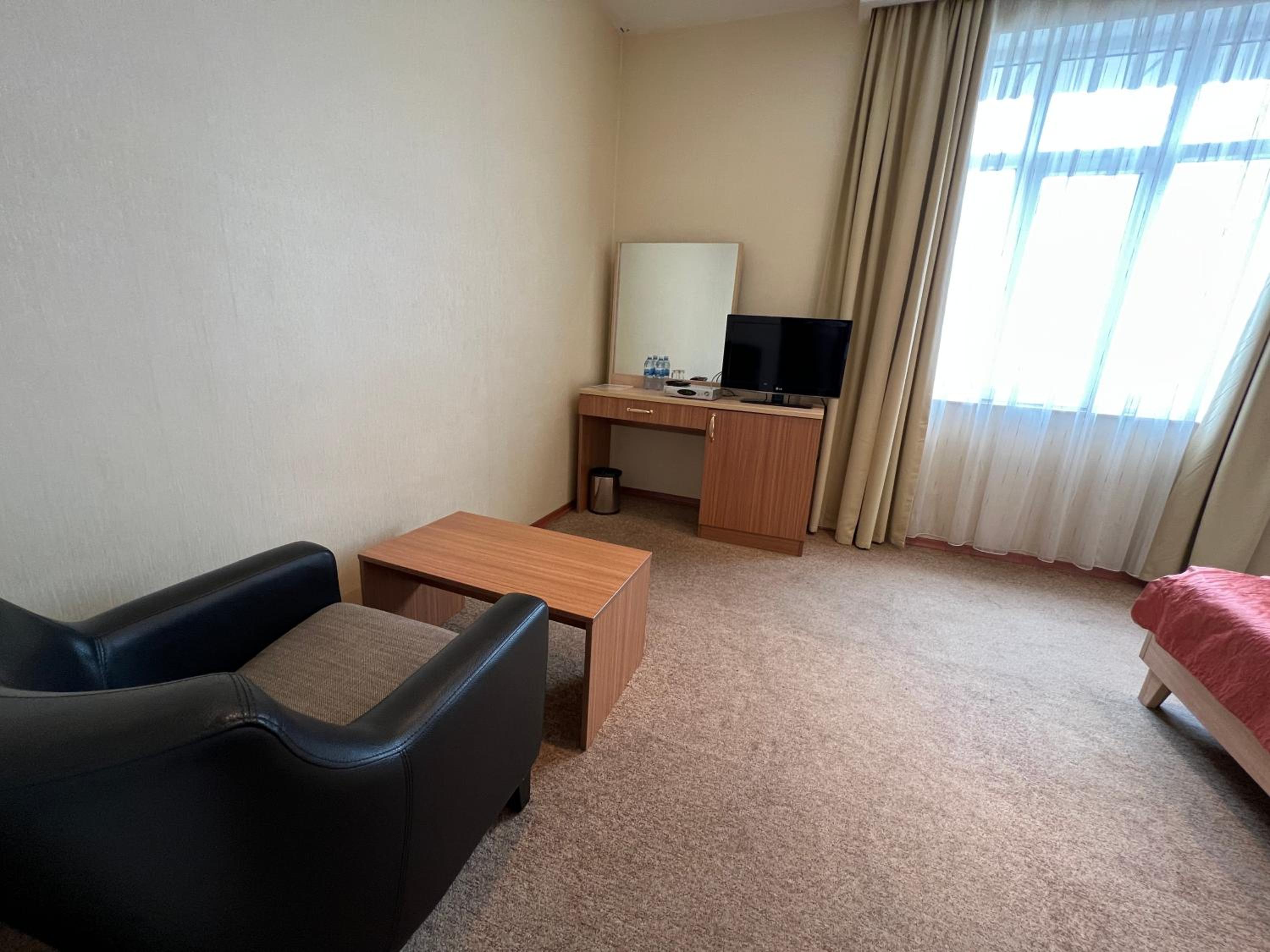 Standard Double or Twin Room photo 2