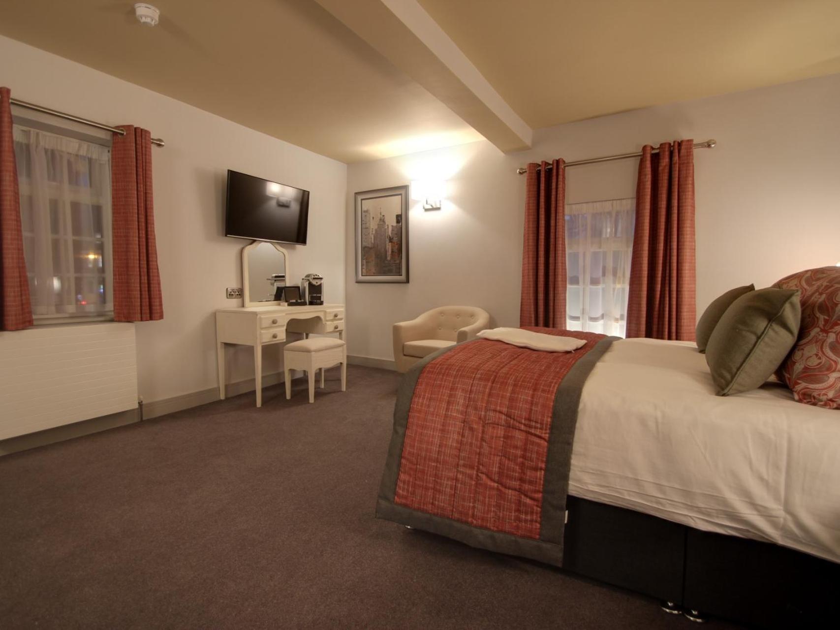 One-Bedroom Suite photo 2