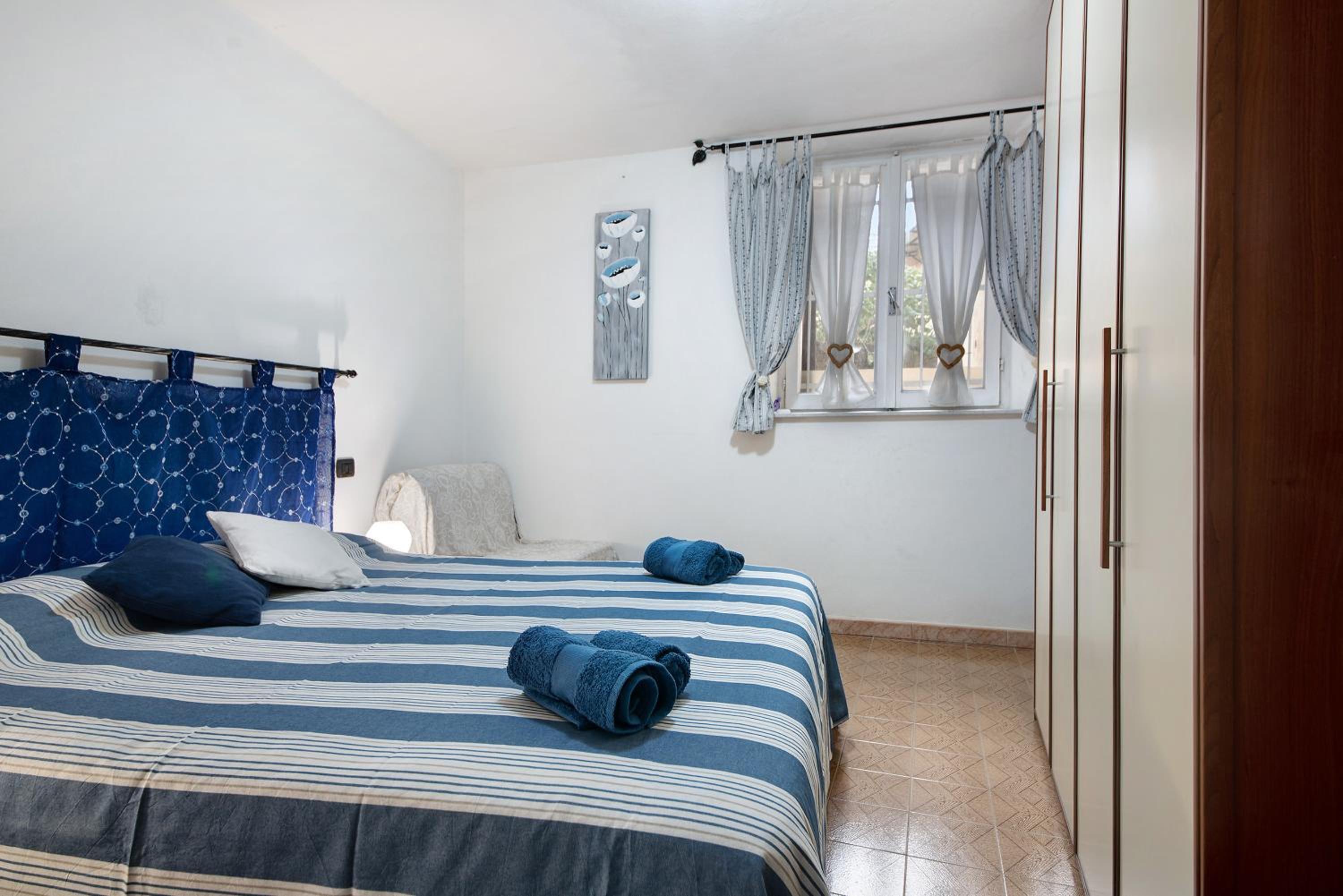 One-Bedroom House photo 1