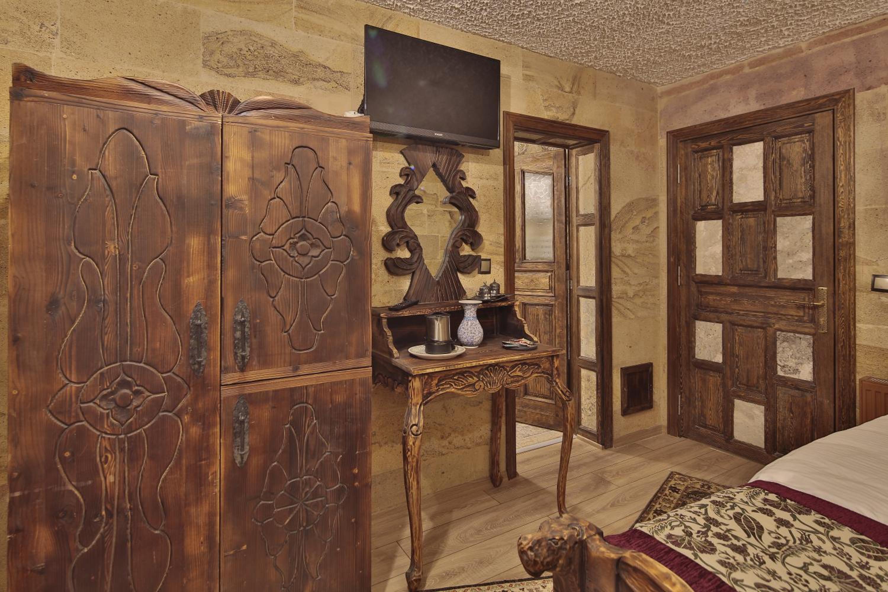 Standard Twin or Double Room - Photo 10