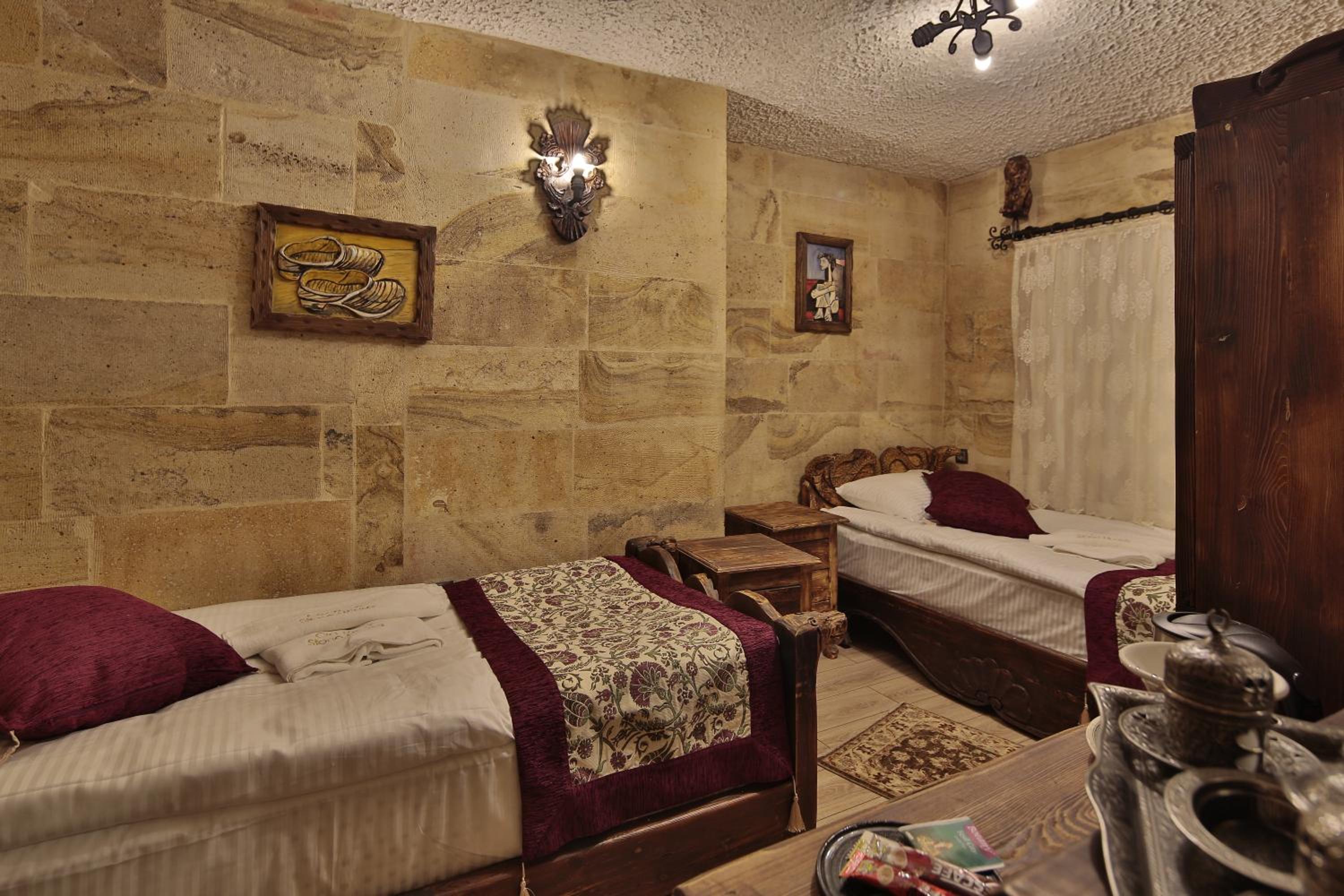 Standard Twin Room - Photo 2