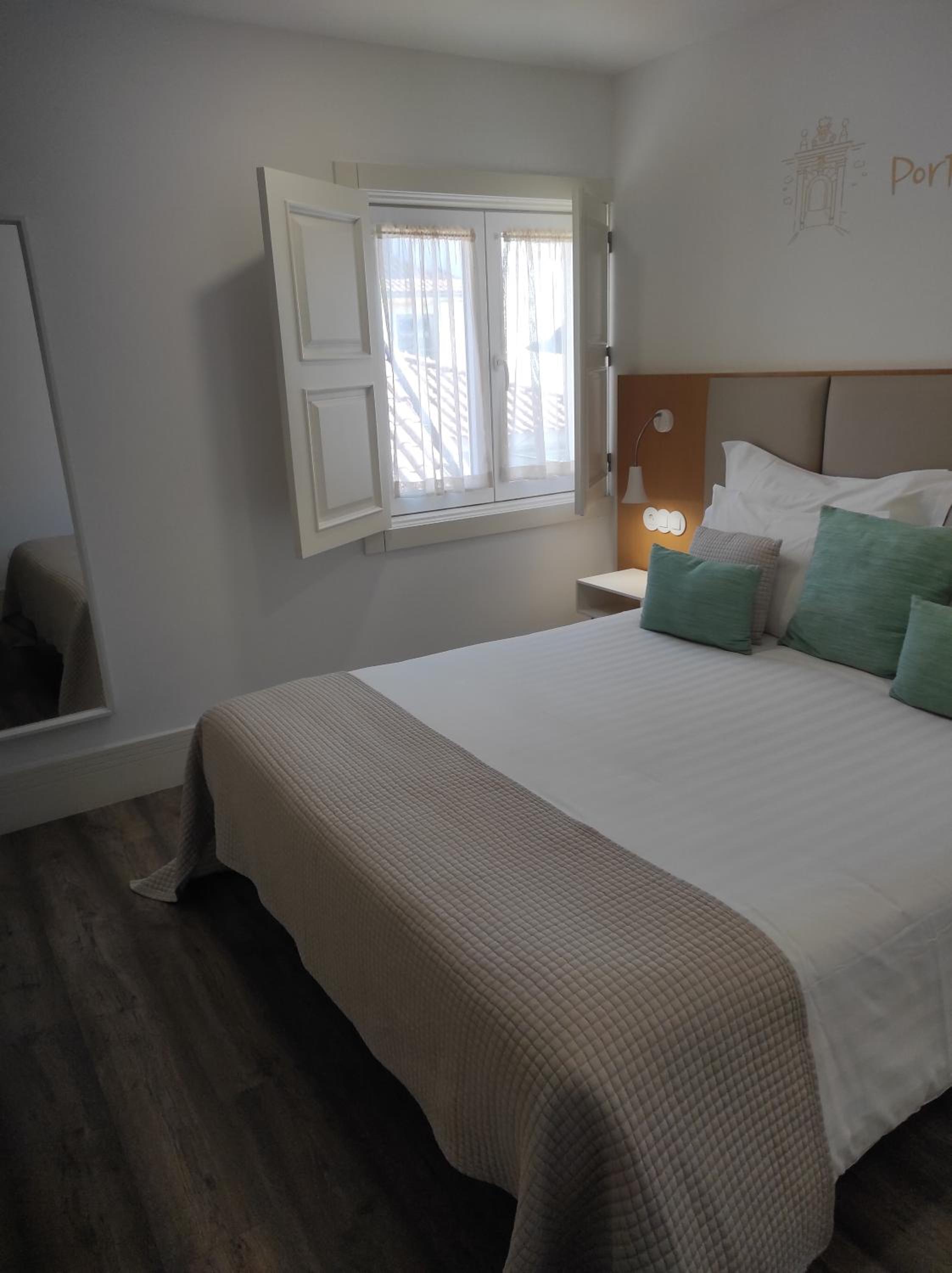 Double Room - Photo 8