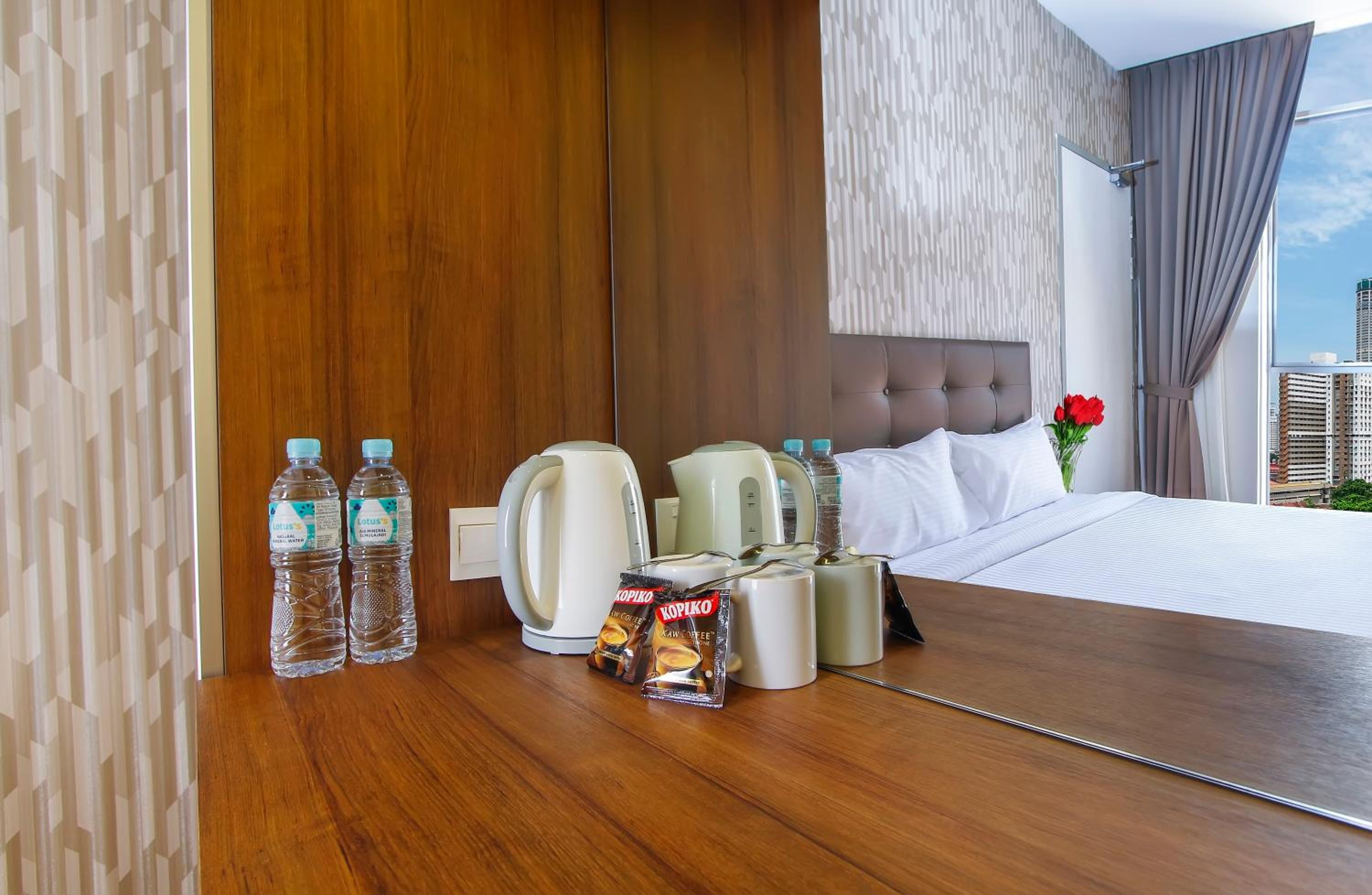 Deluxe Queen Room - Photo 4