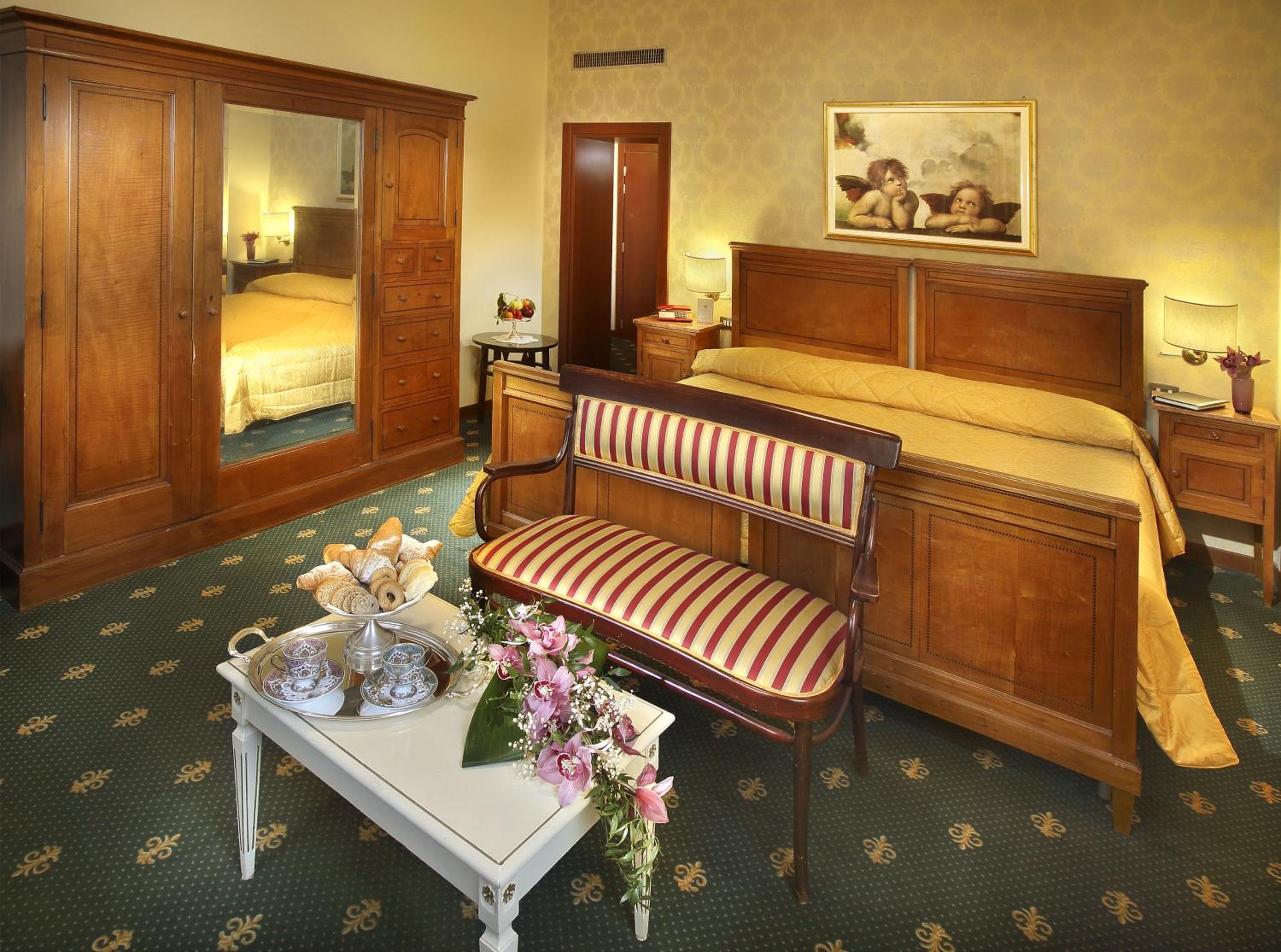 Superior Double or Twin Room - Photo 8