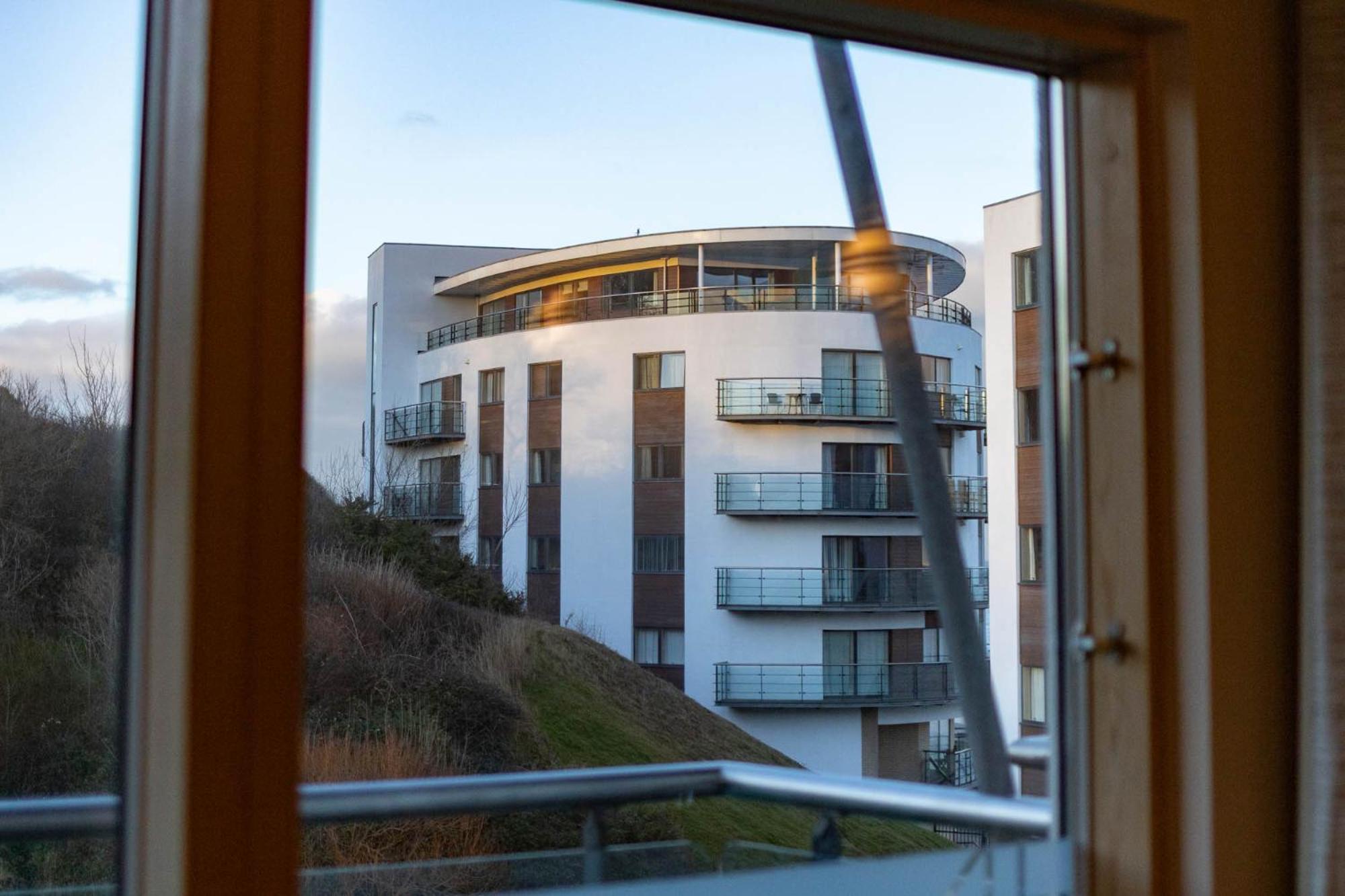 Three-Bedroom Apartment (No Sea View) photo 2