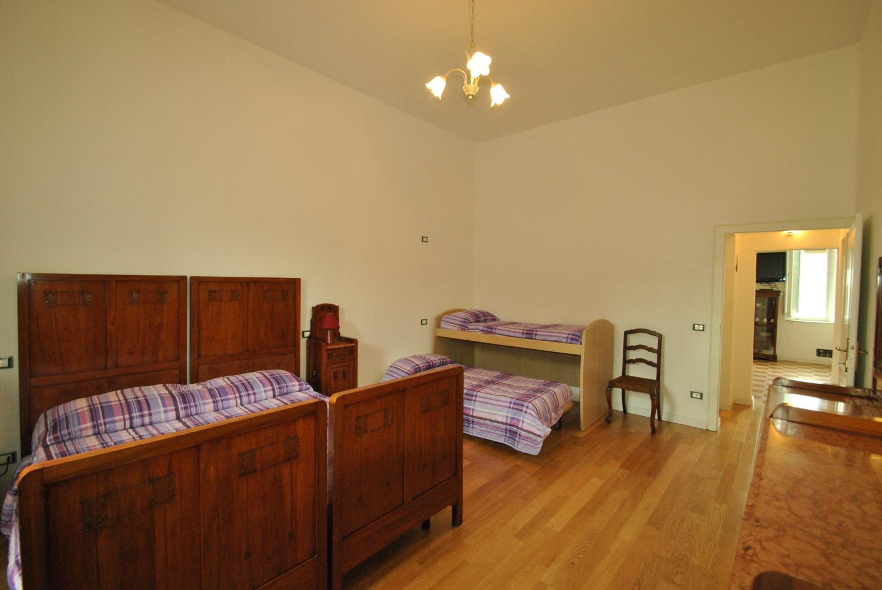 One-Bedroom House photo 1