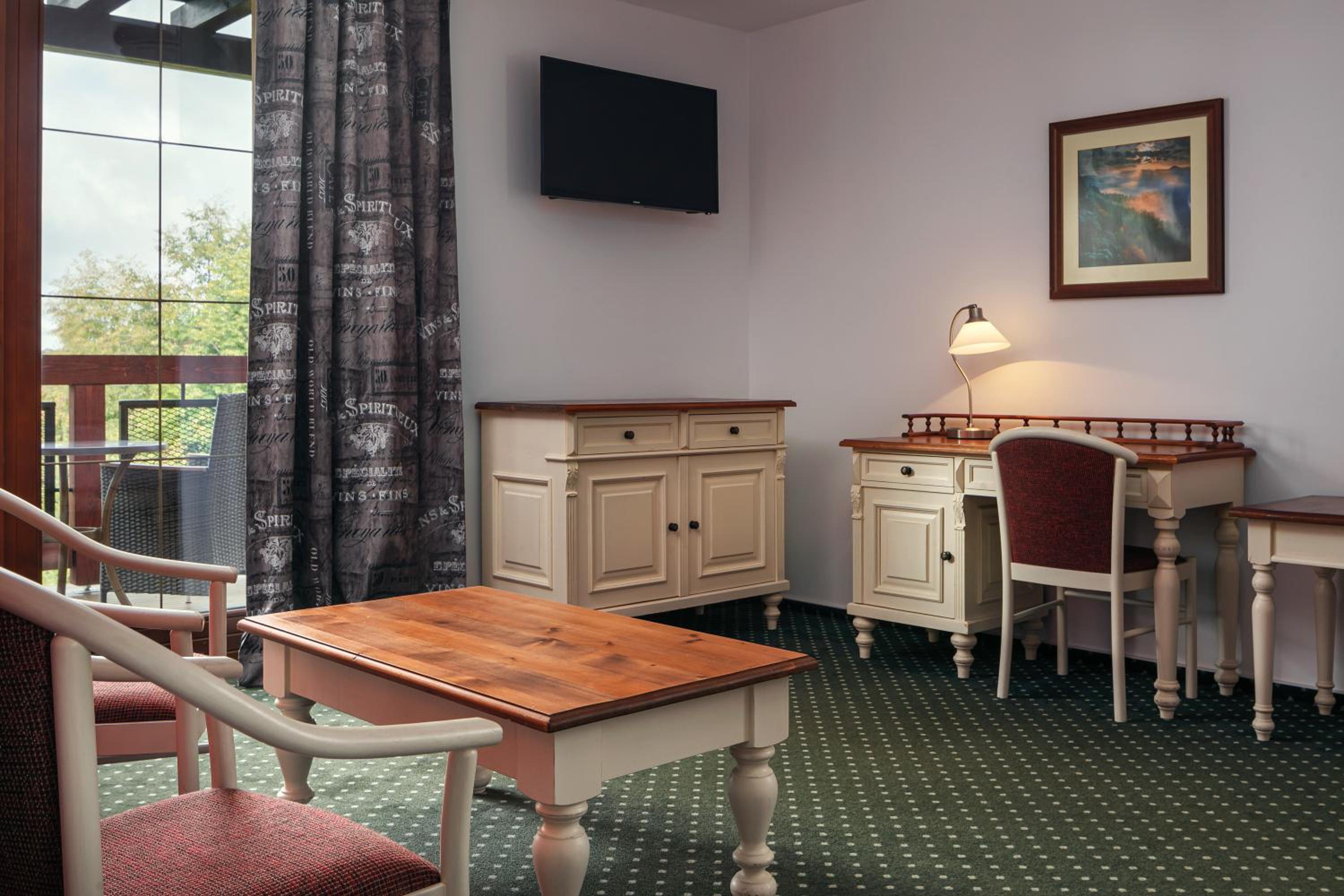 Standard Suite - Photo 2