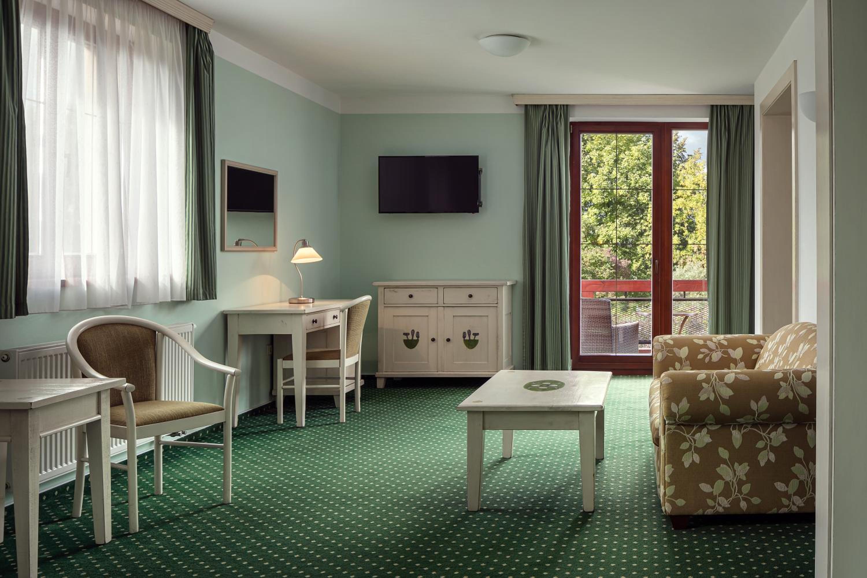Standard Suite - Photo 6
