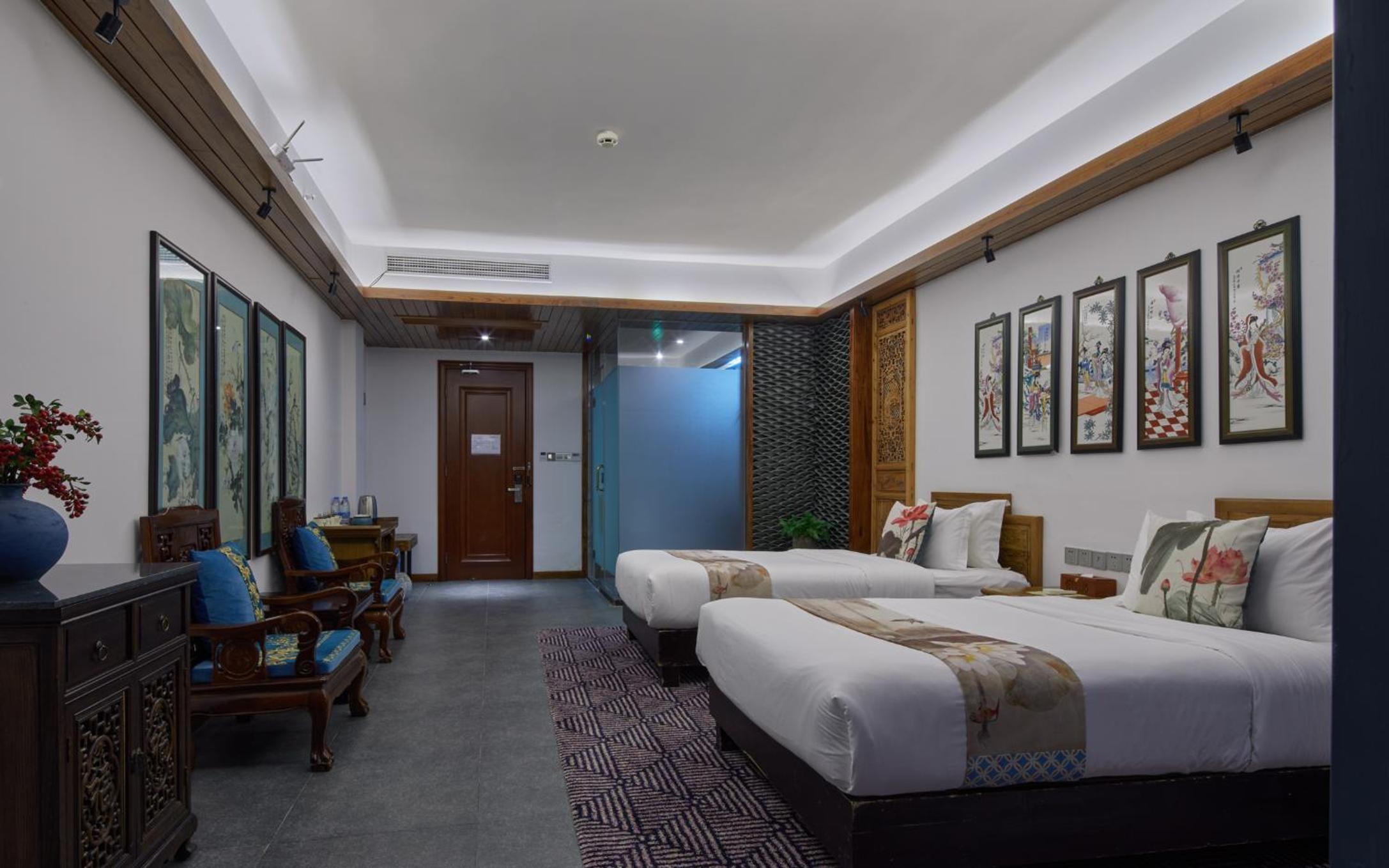 270°Riverview Family Suite
