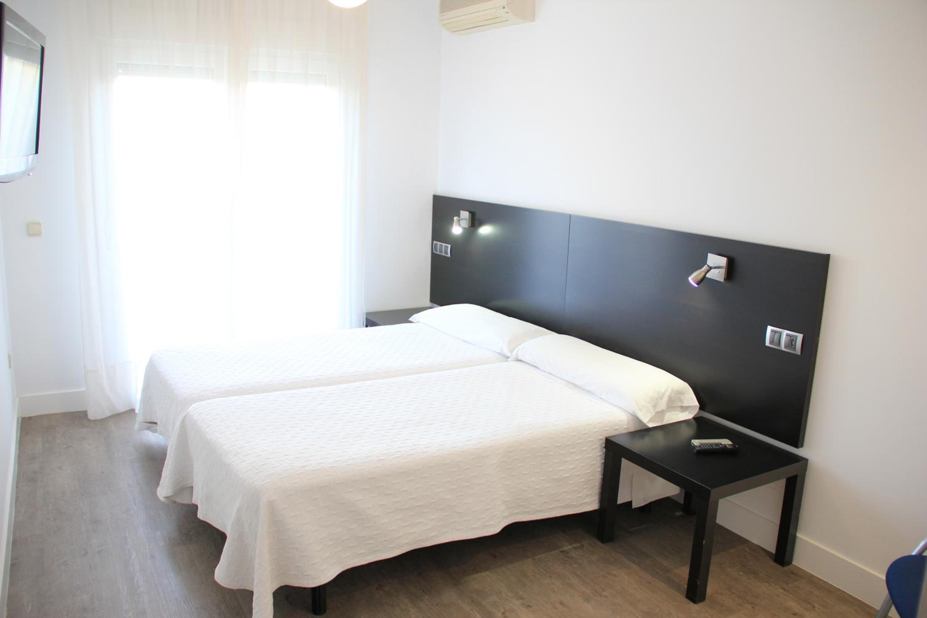 One-Bedroom Apartment single beds with Balcony photo 2