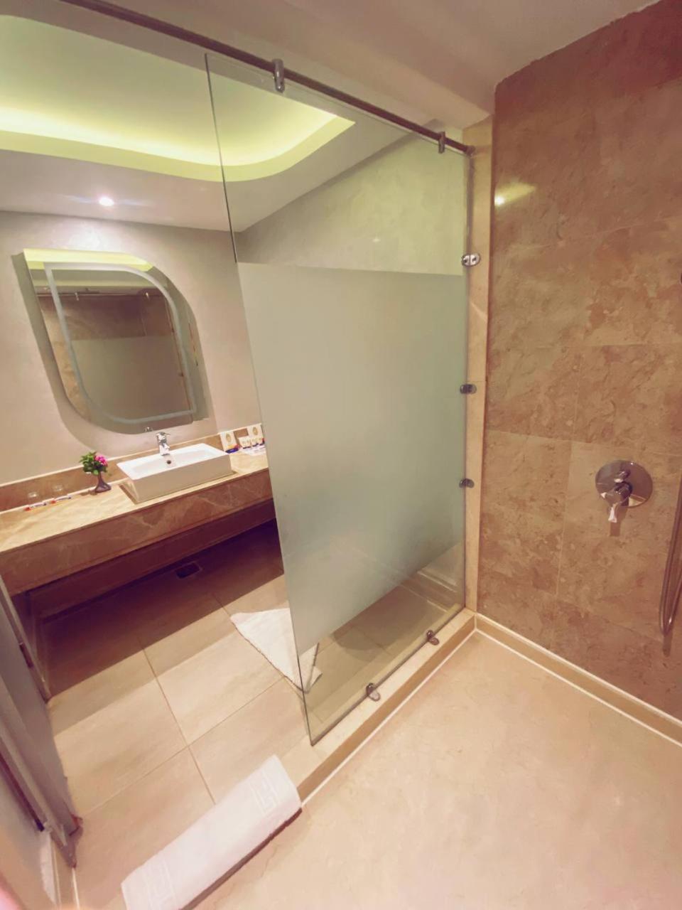Deluxe Pool View Room  - Photo 7