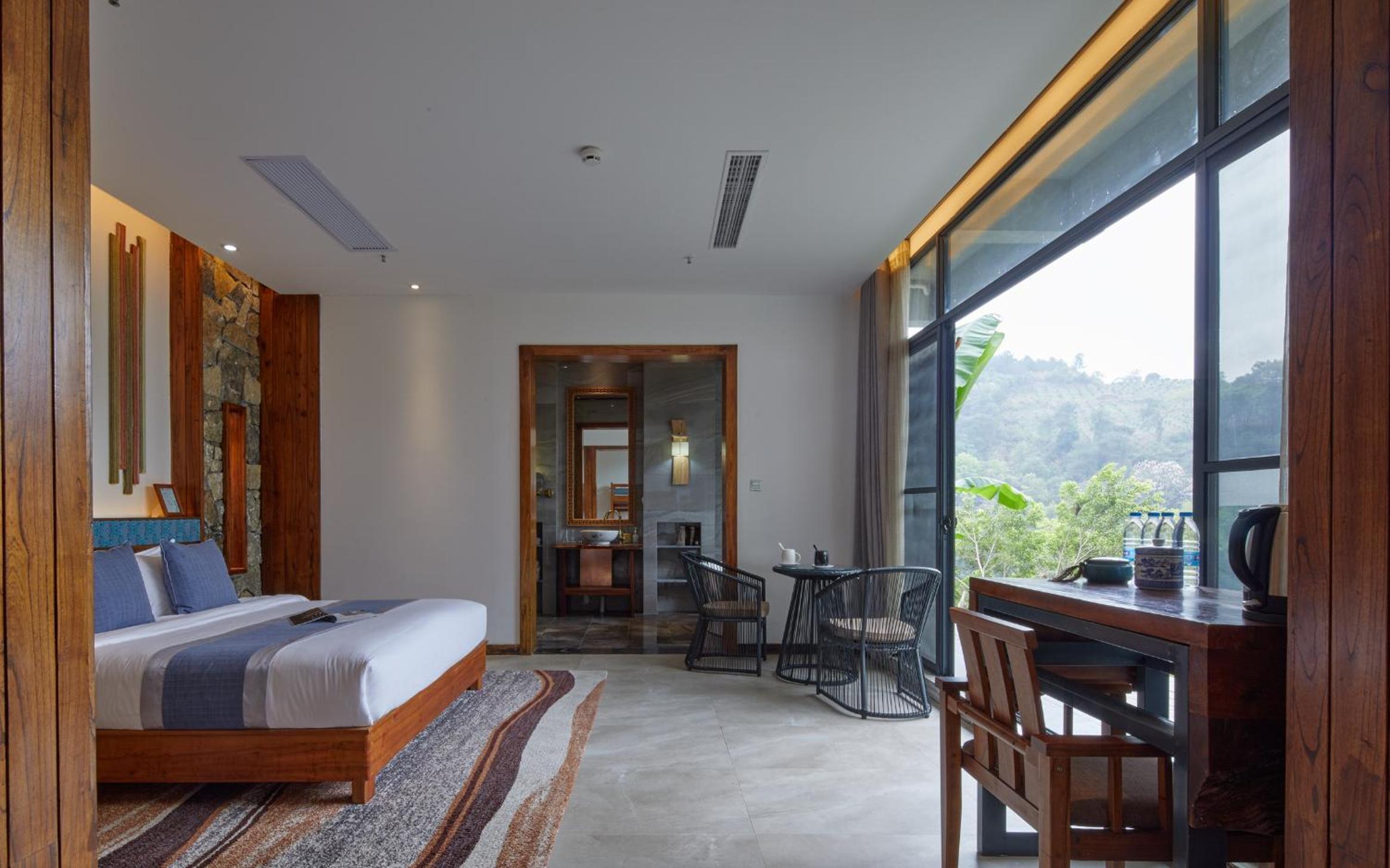 Courtyard Family Room