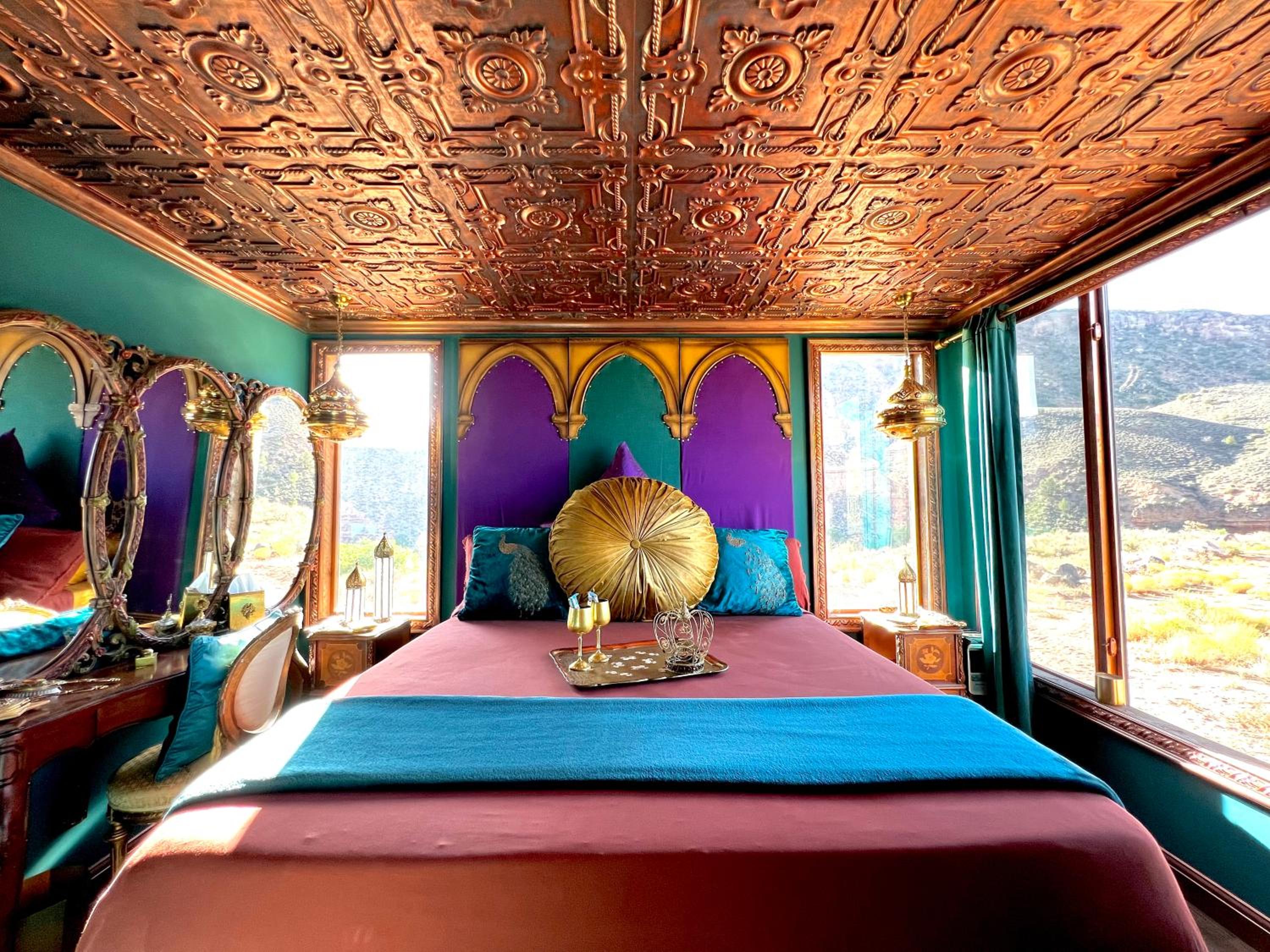 Deluxe Family Suite - Photo 3