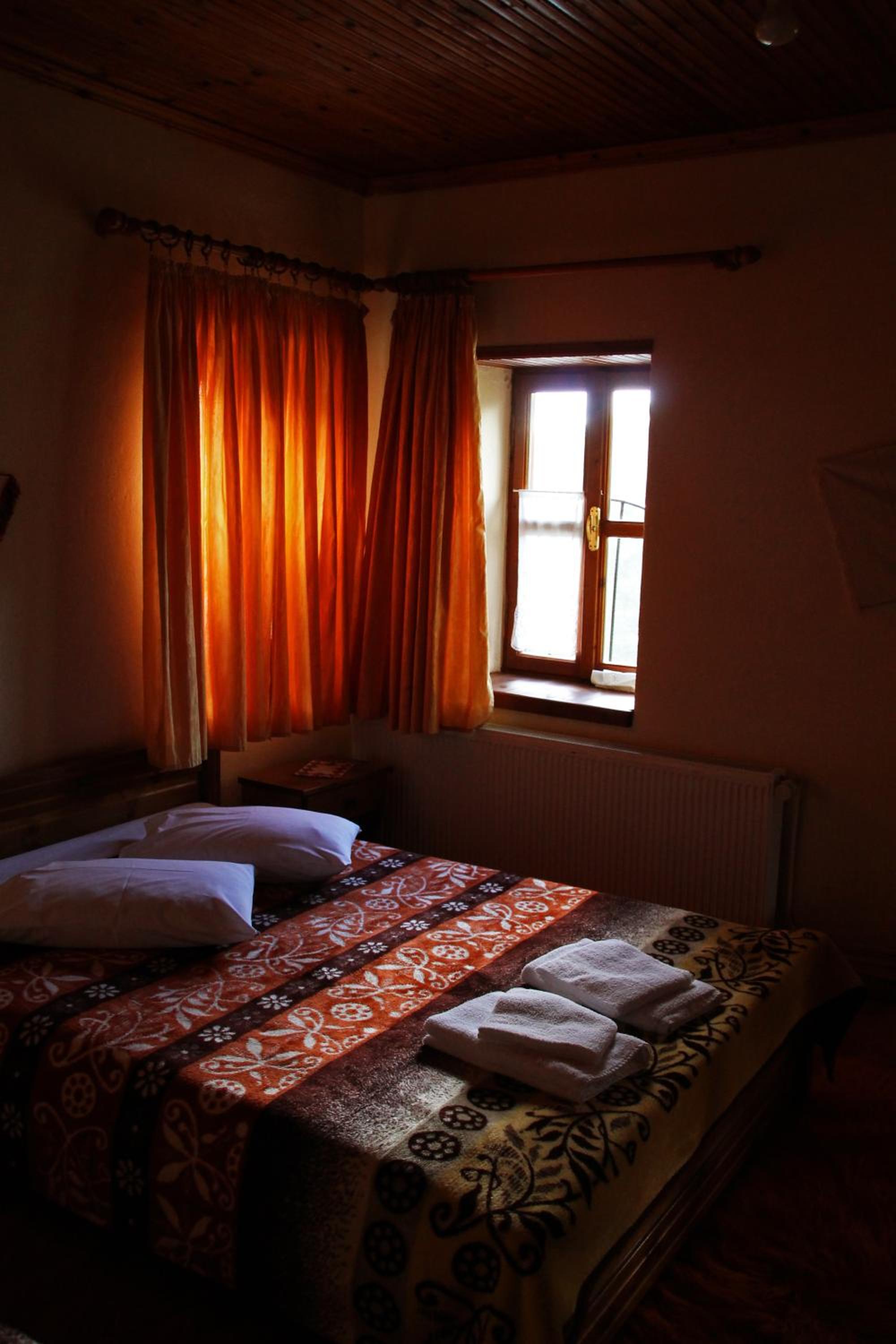 Double Room - Photo 2
