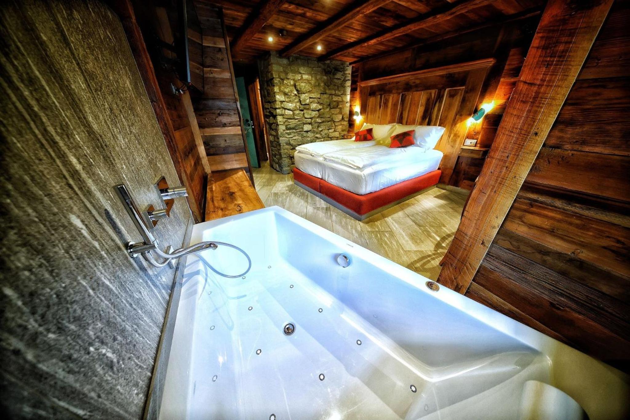 King Room with Spa Bath - Photo 1