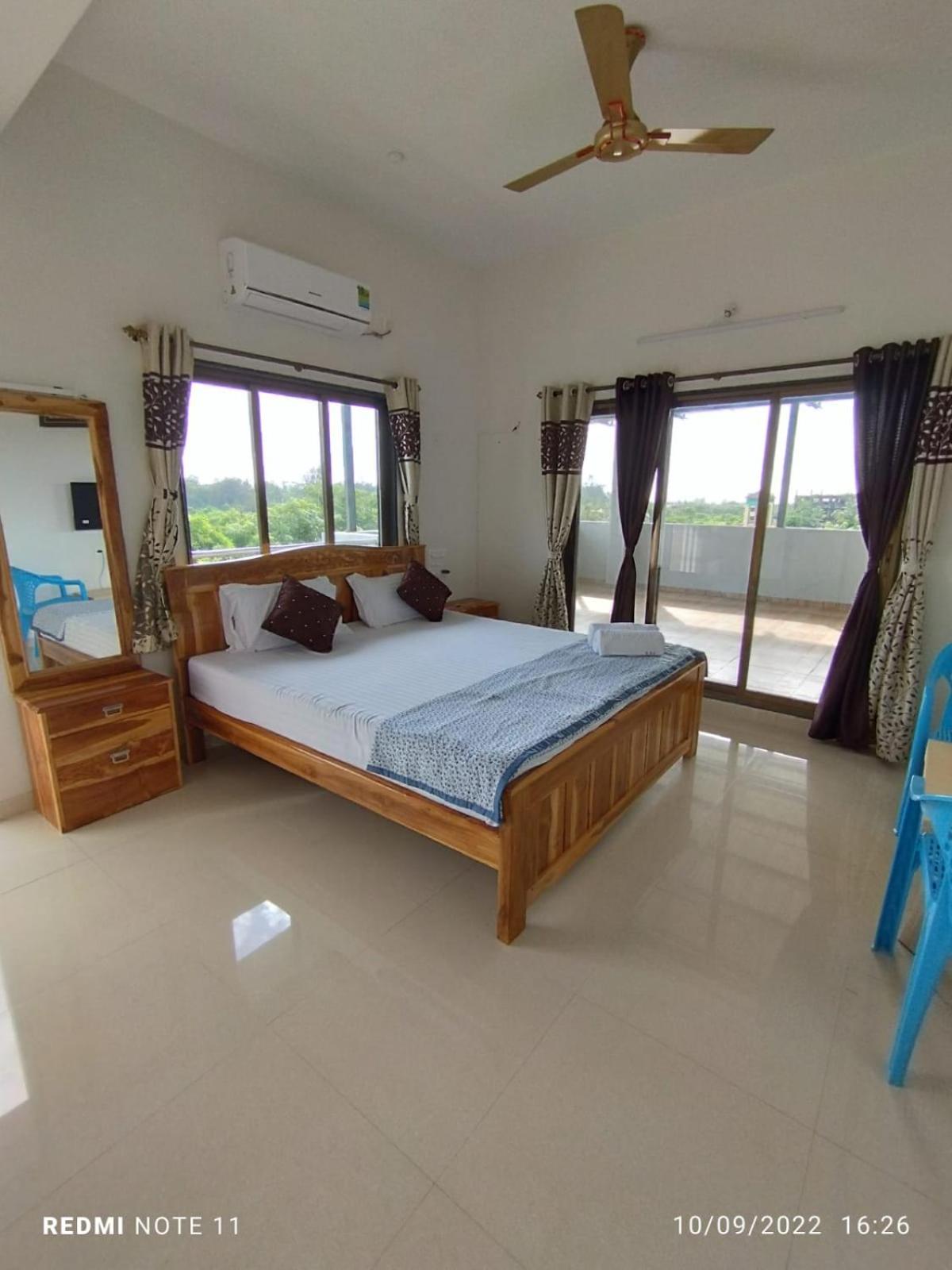 Deluxe Double Room with Sea View photo 3