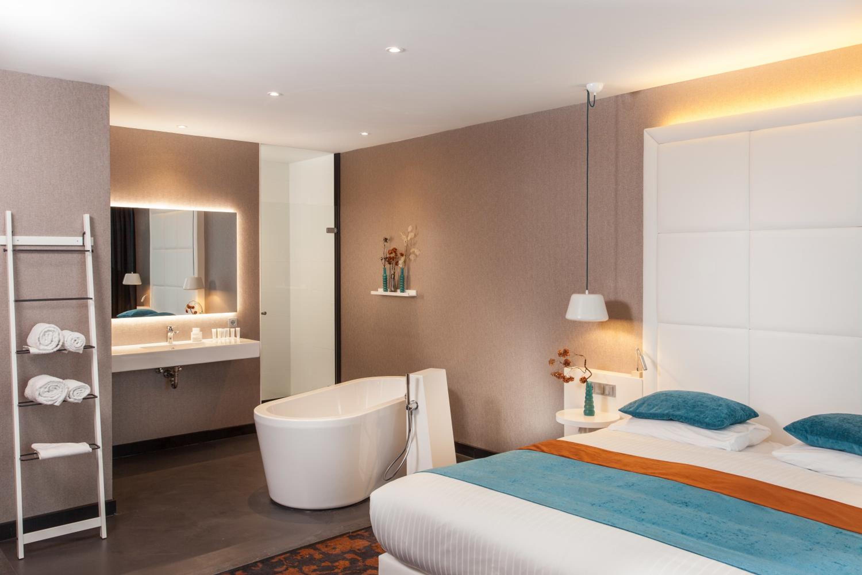 Superior King Room