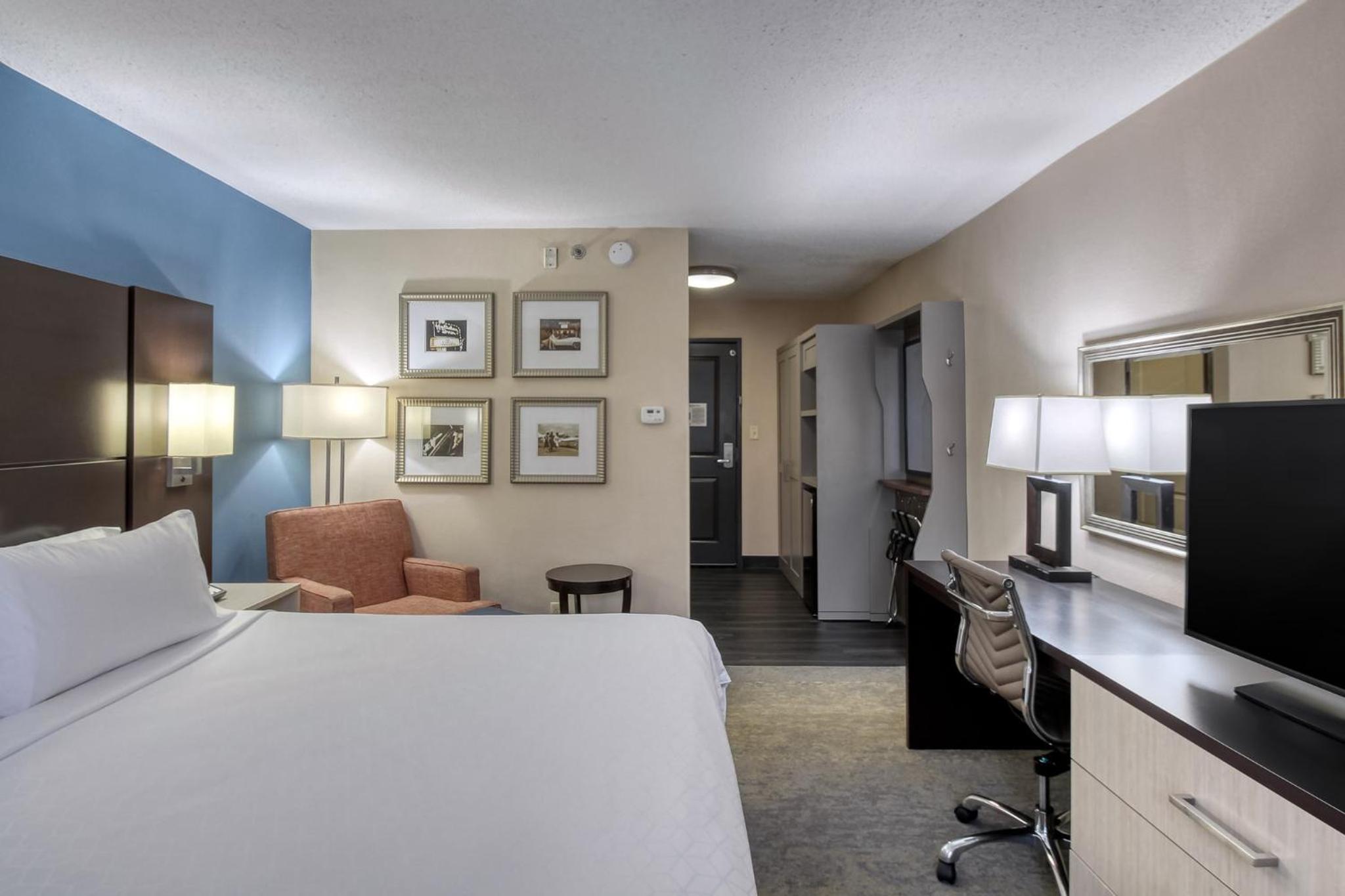 Standard King Room - Photo 4