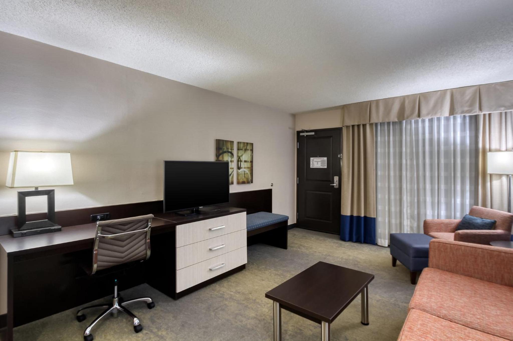 One-Bedroom Suite with Two Double Beds - Photo 4