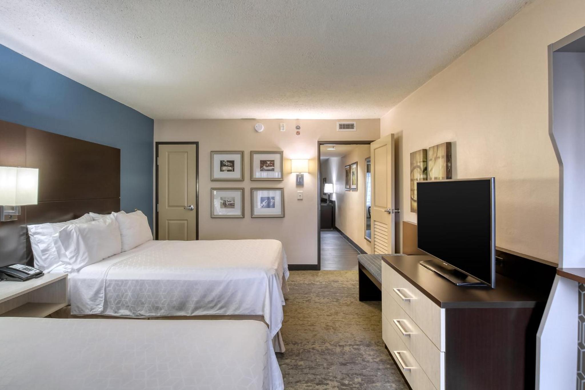 One-Bedroom Suite with Two Double Beds - Photo 3