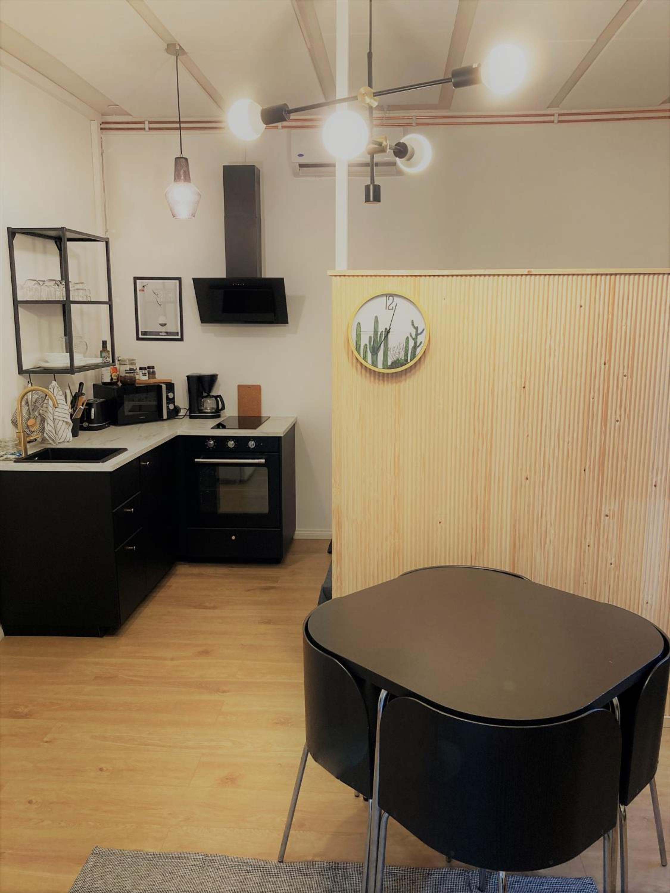 One-Bedroom Apartment - Photo 9