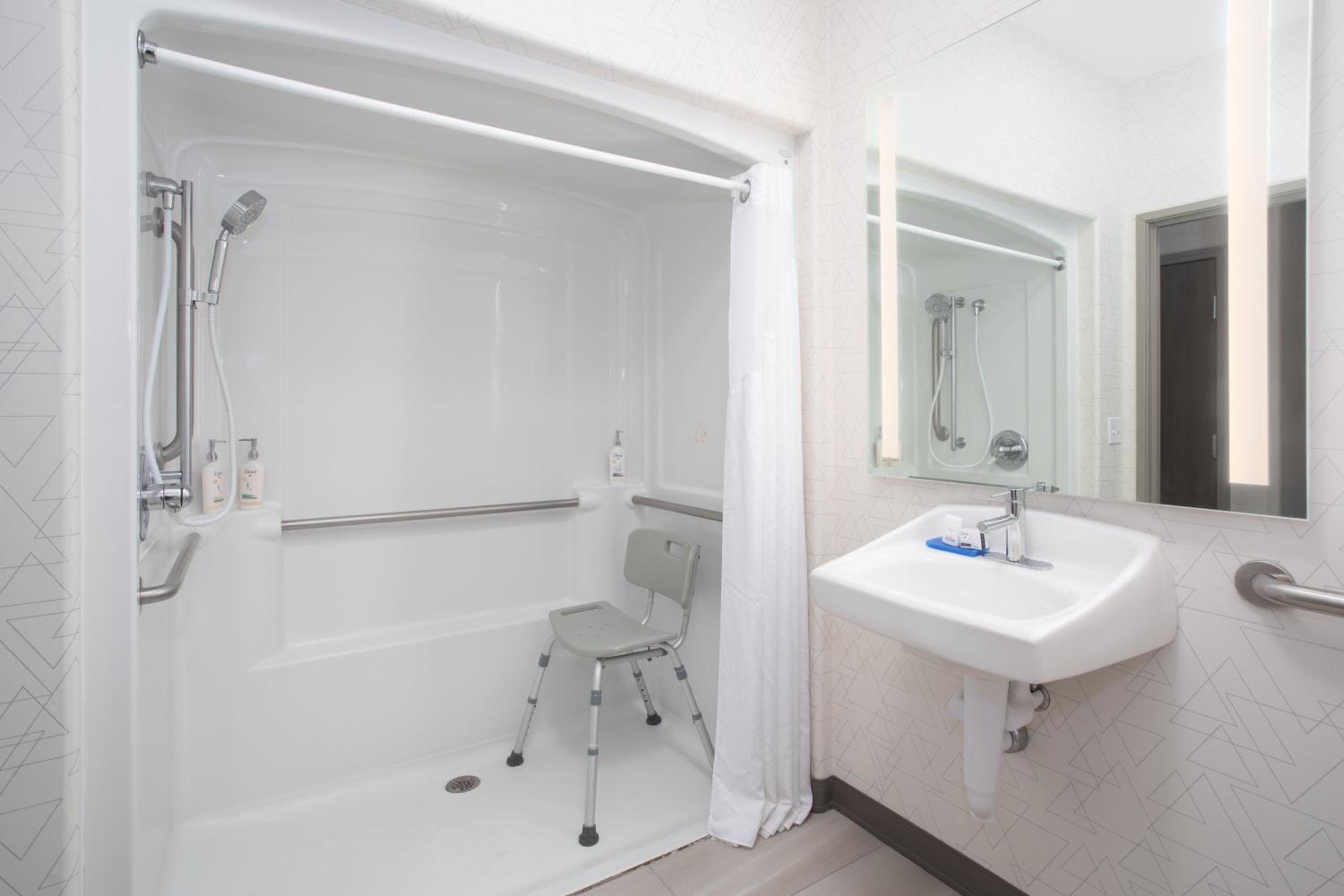 Standard King Room with Mobility Accessible Roll-In Shower - Photo 6