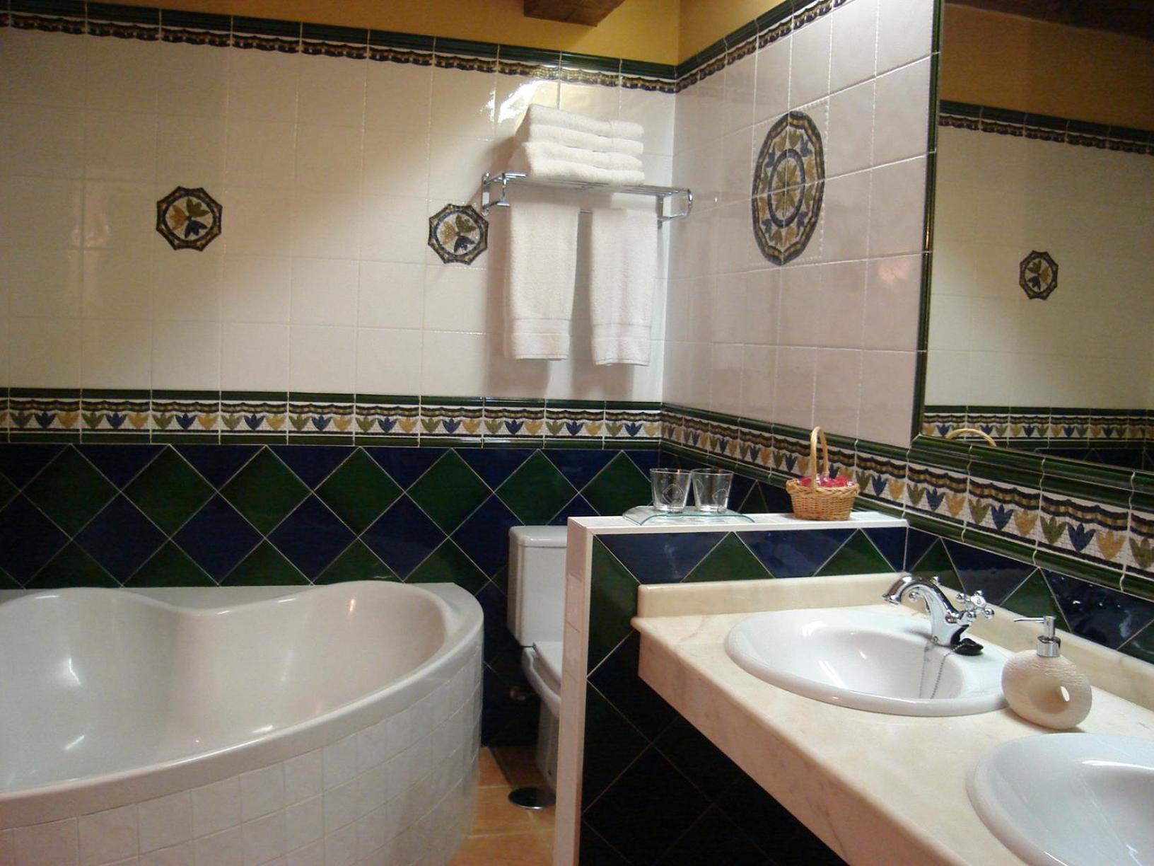 One-Bedroom Queen Suite photo 3