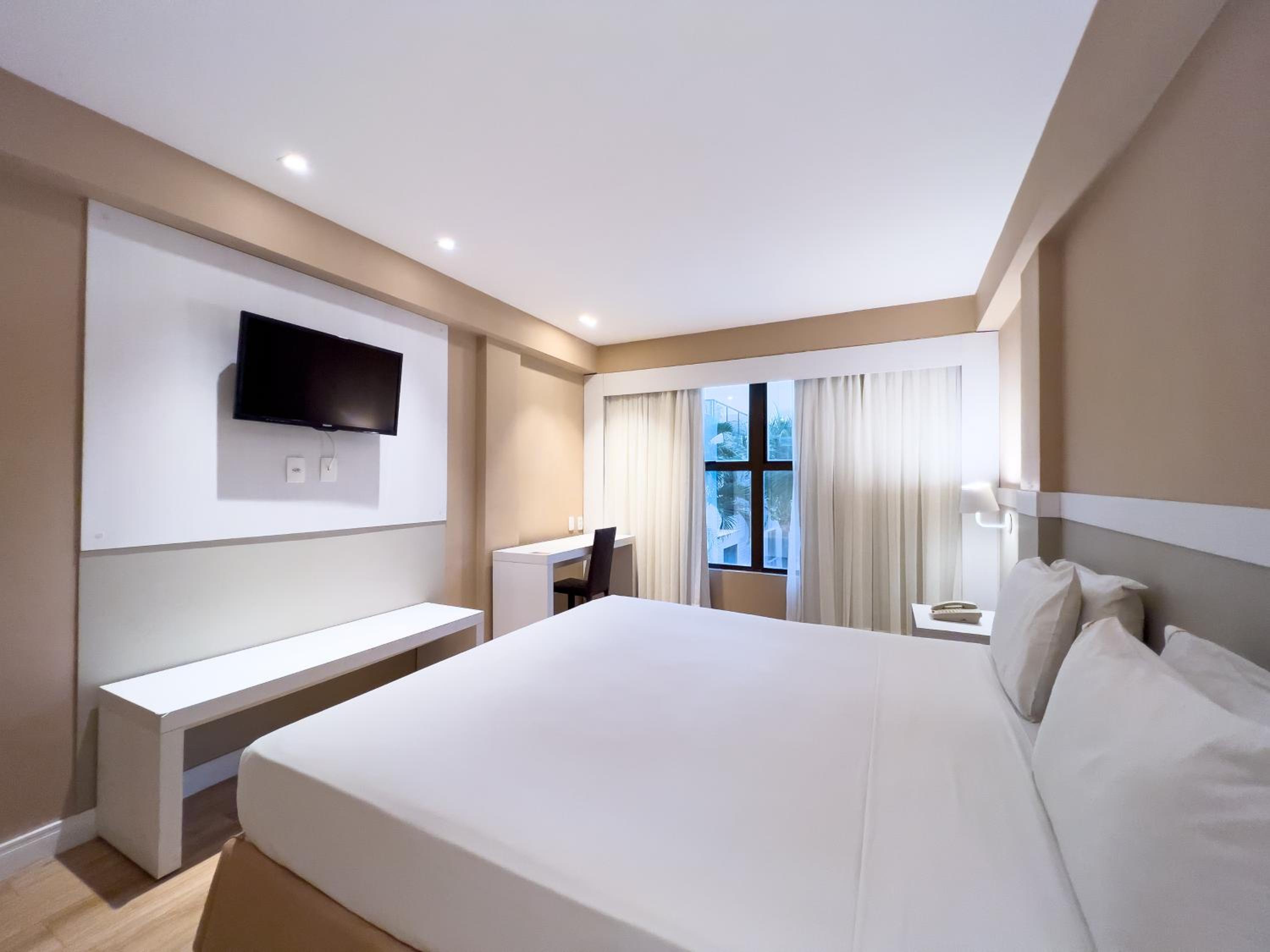 Standard Double or Twin Room - Photo 6