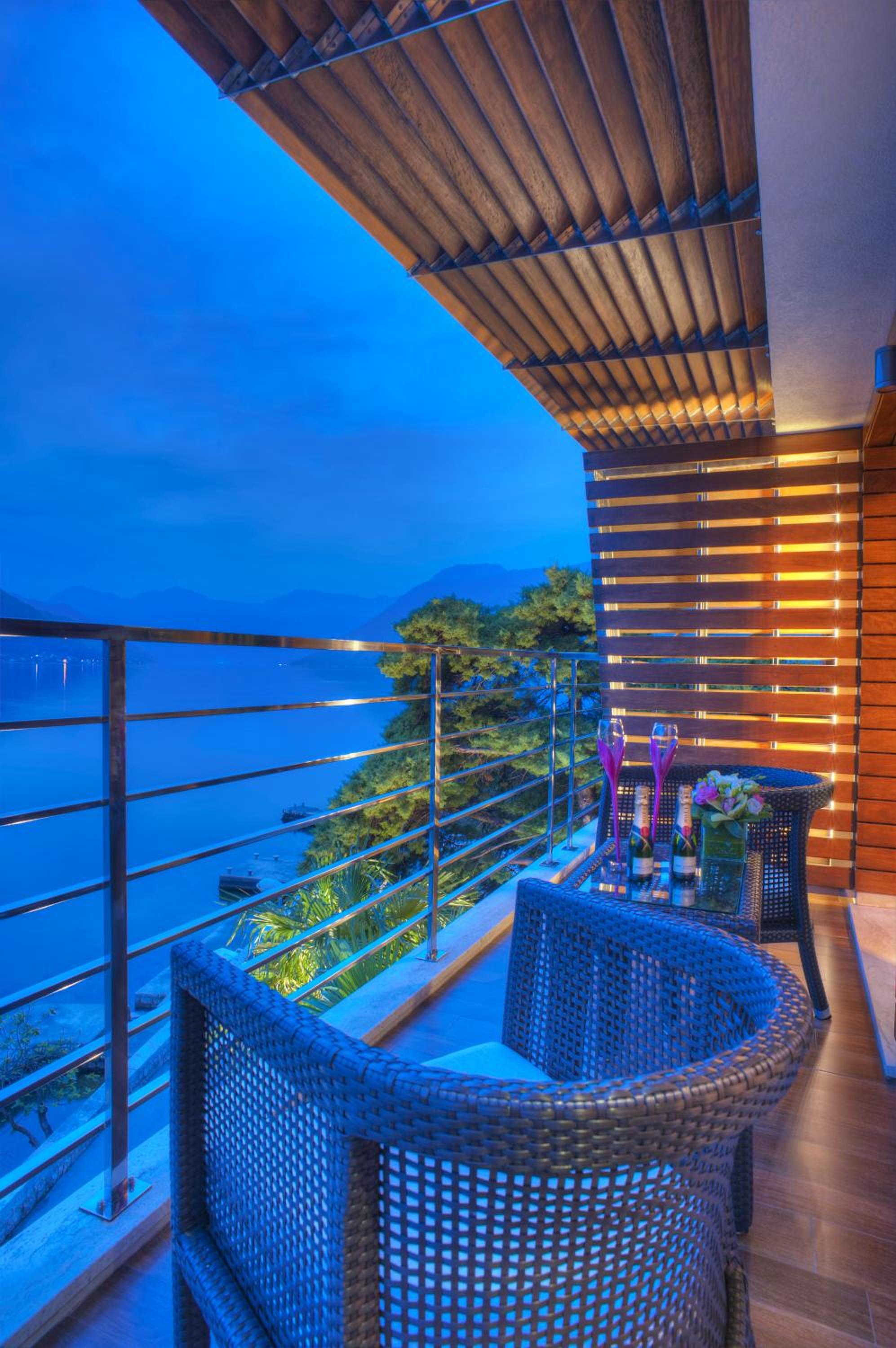 Executive Double Room with Sea View - Photo 17