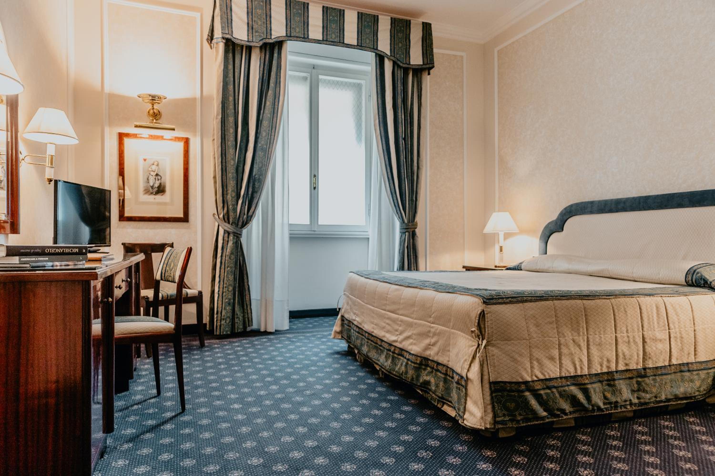 Classic Double or Twin Room - Photo 7