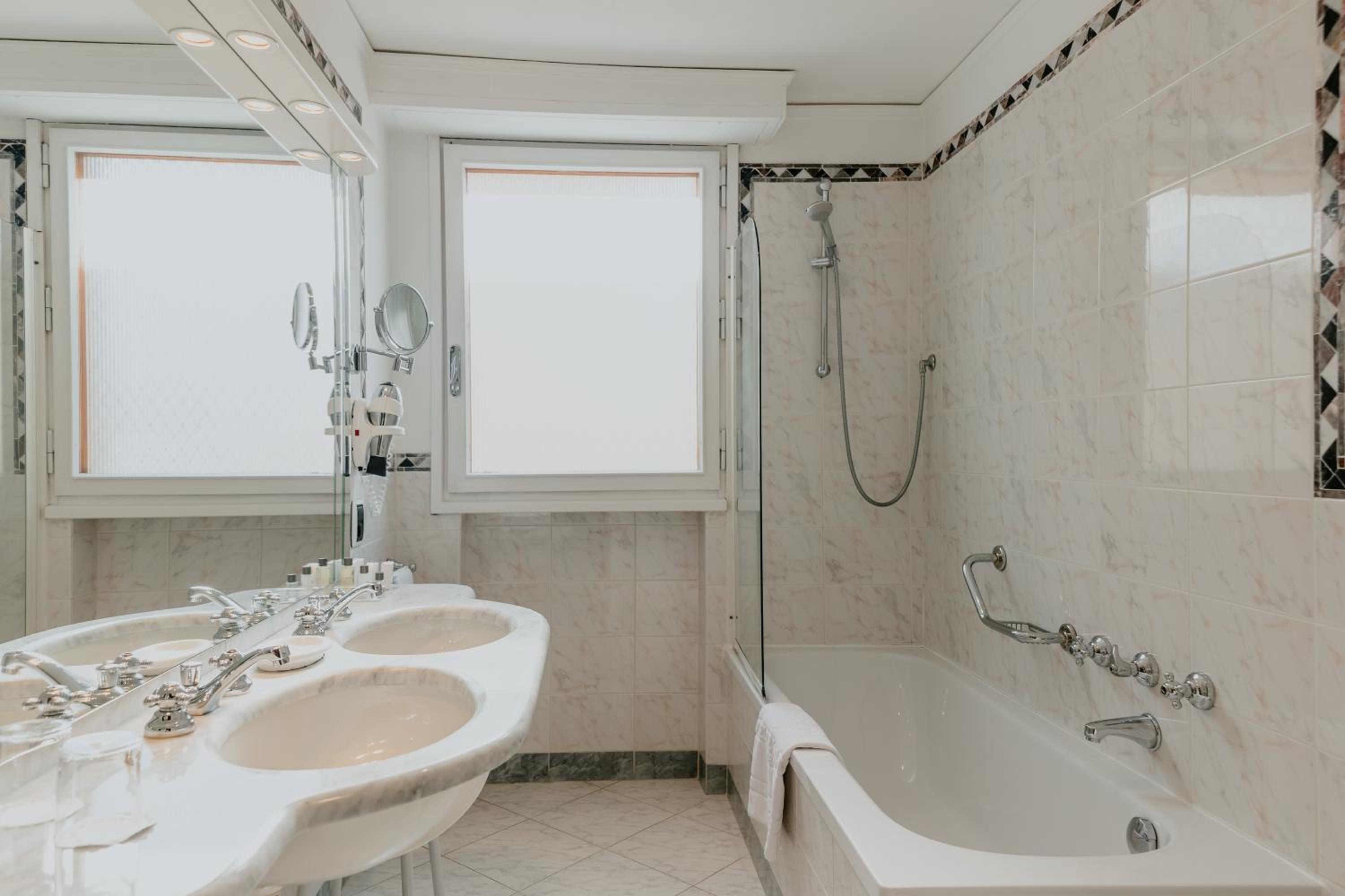 Superior Triple Room photo 2
