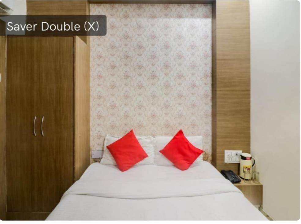 Deluxe Double Room (2 Adults + 1 Child)