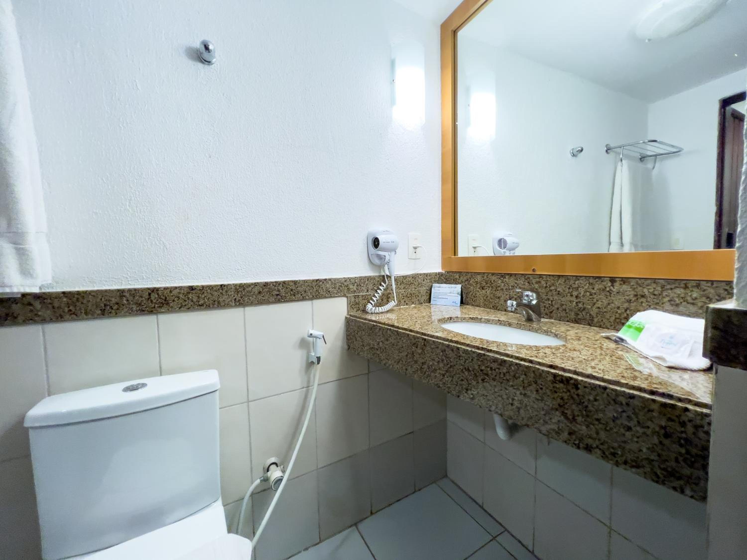 Standard Double or Twin Room - Photo 5