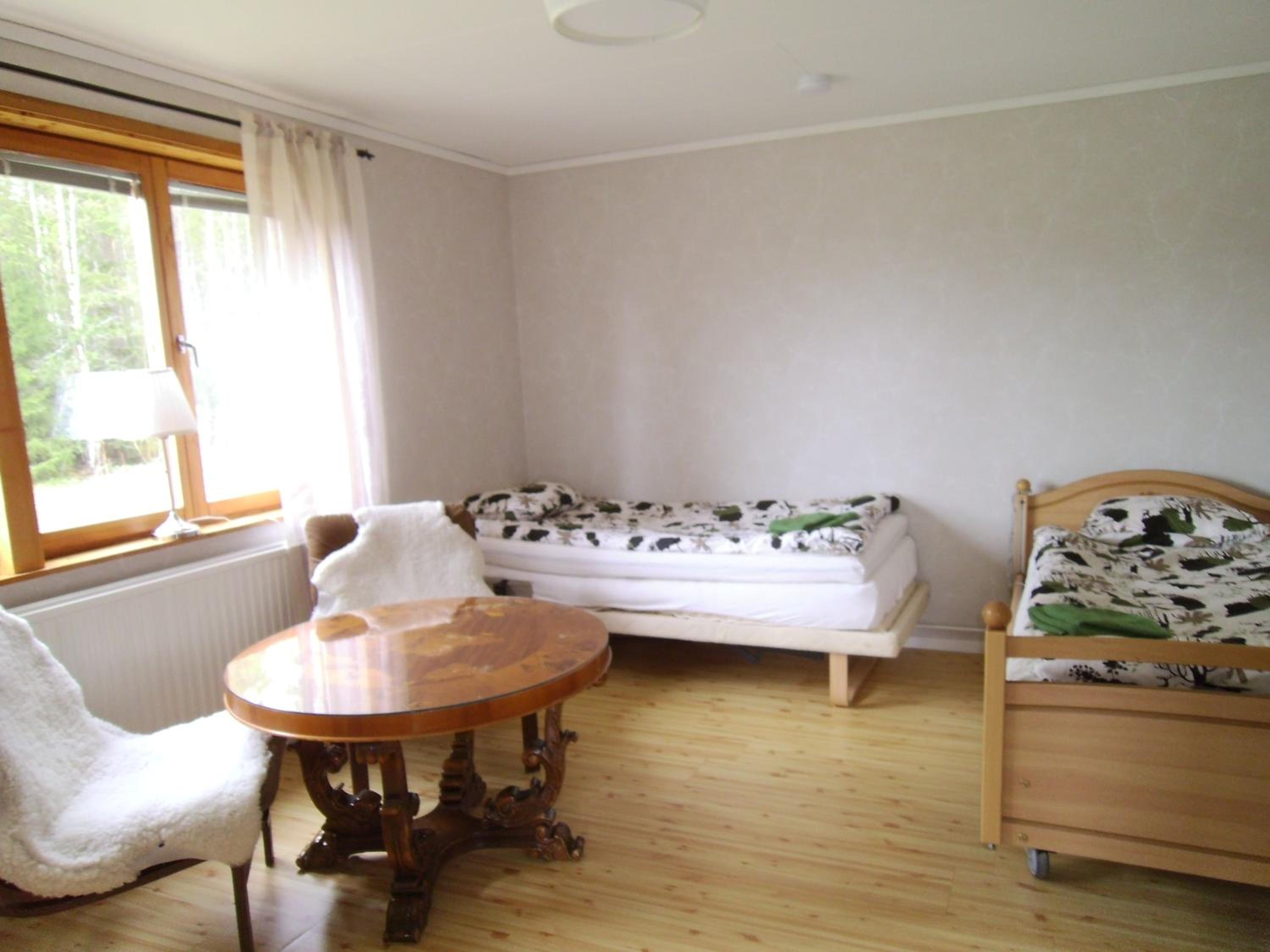 Twin Room - Disability Access - Photo 3